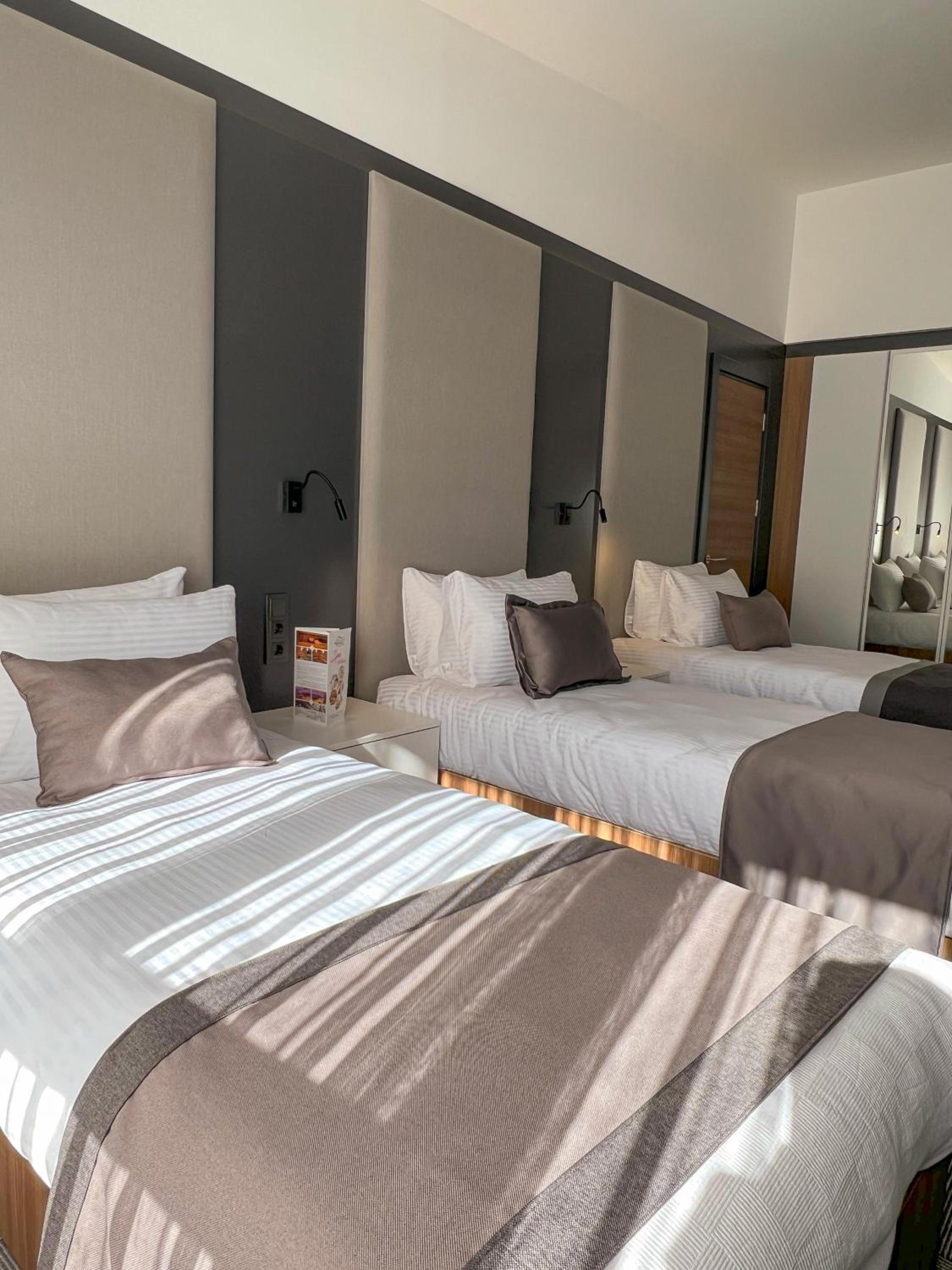 Premium Quadruple Room - Photo 2