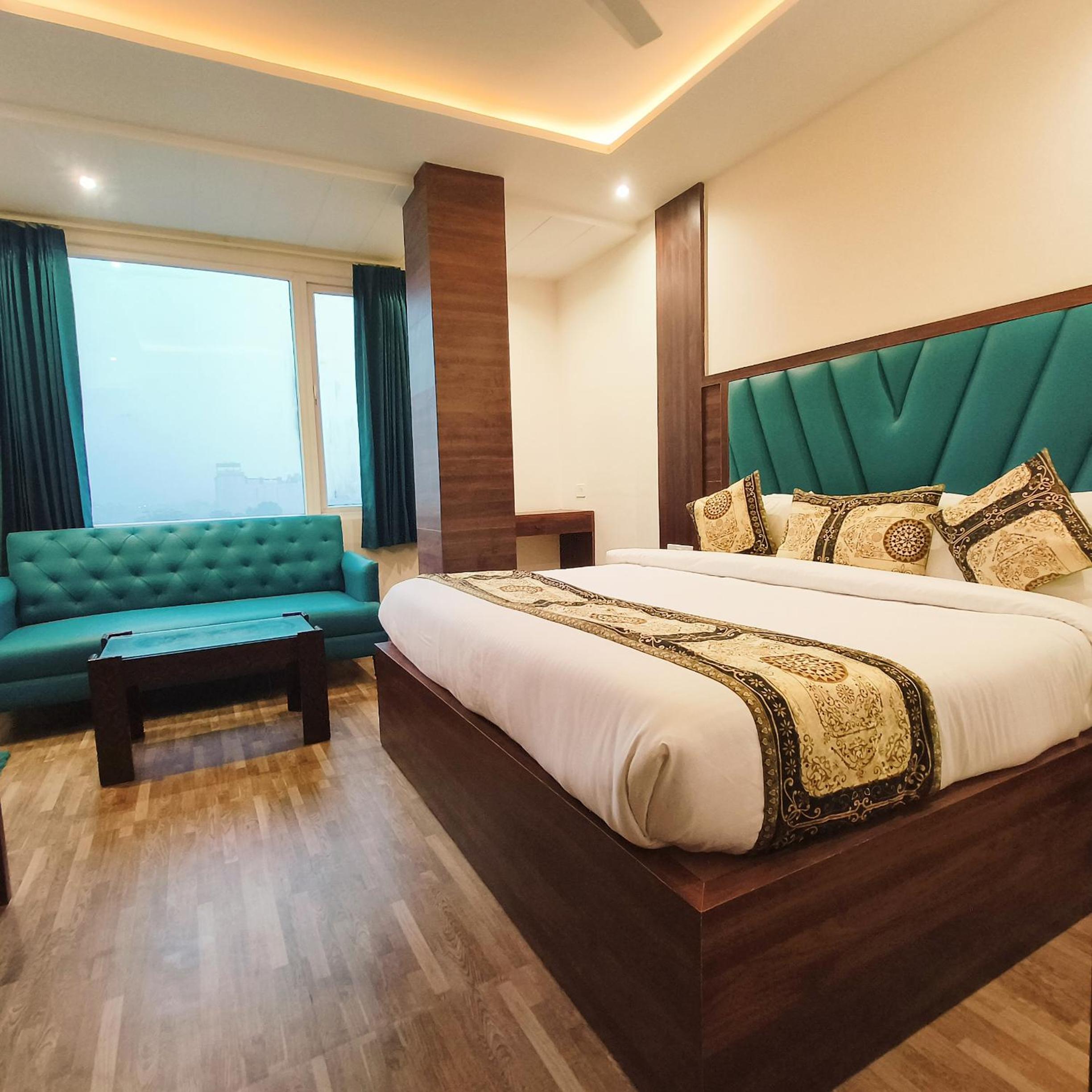 Deluxe Room - Photo 6