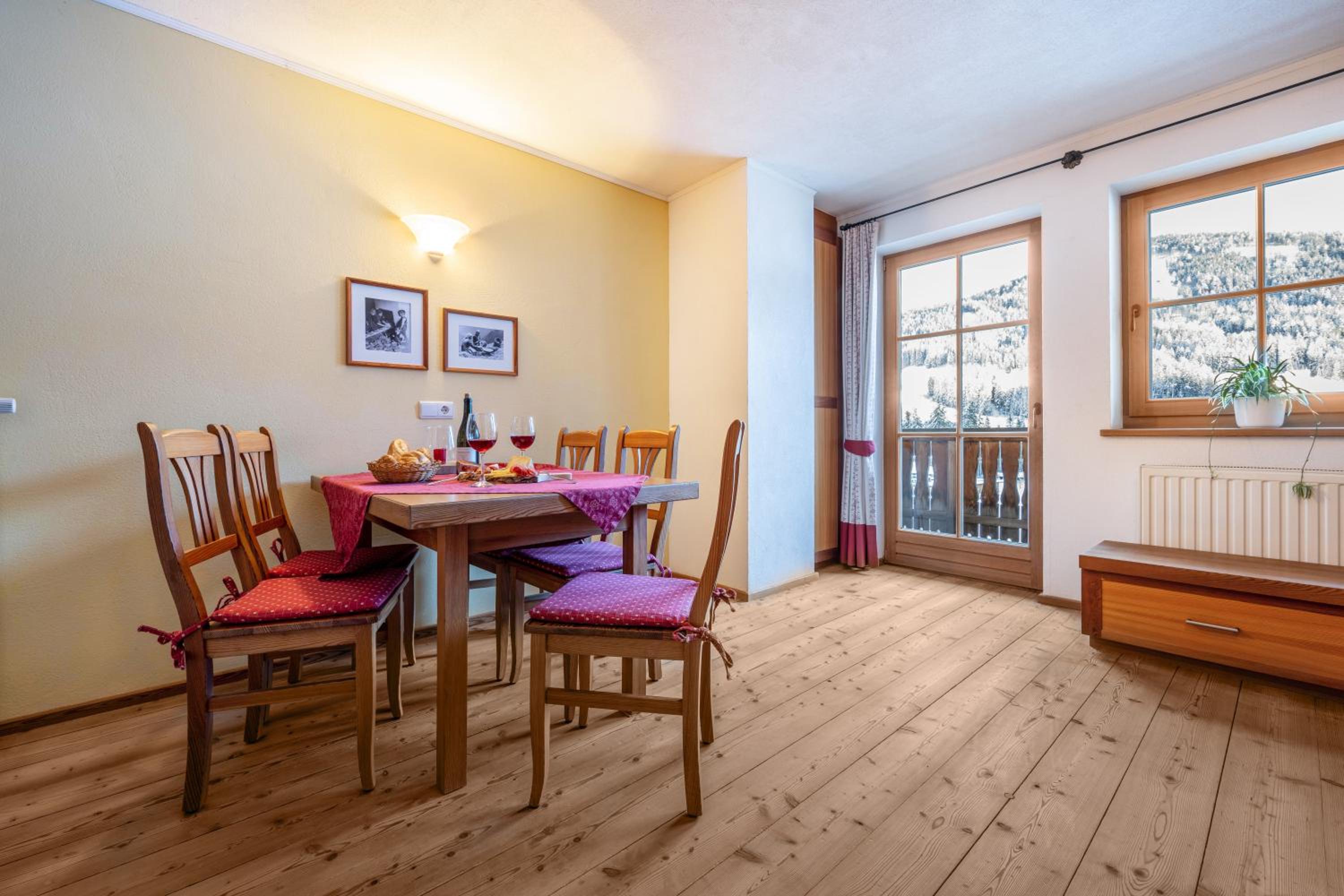 Two-Bedroom Deluxe Apartment with Garden View photo 3