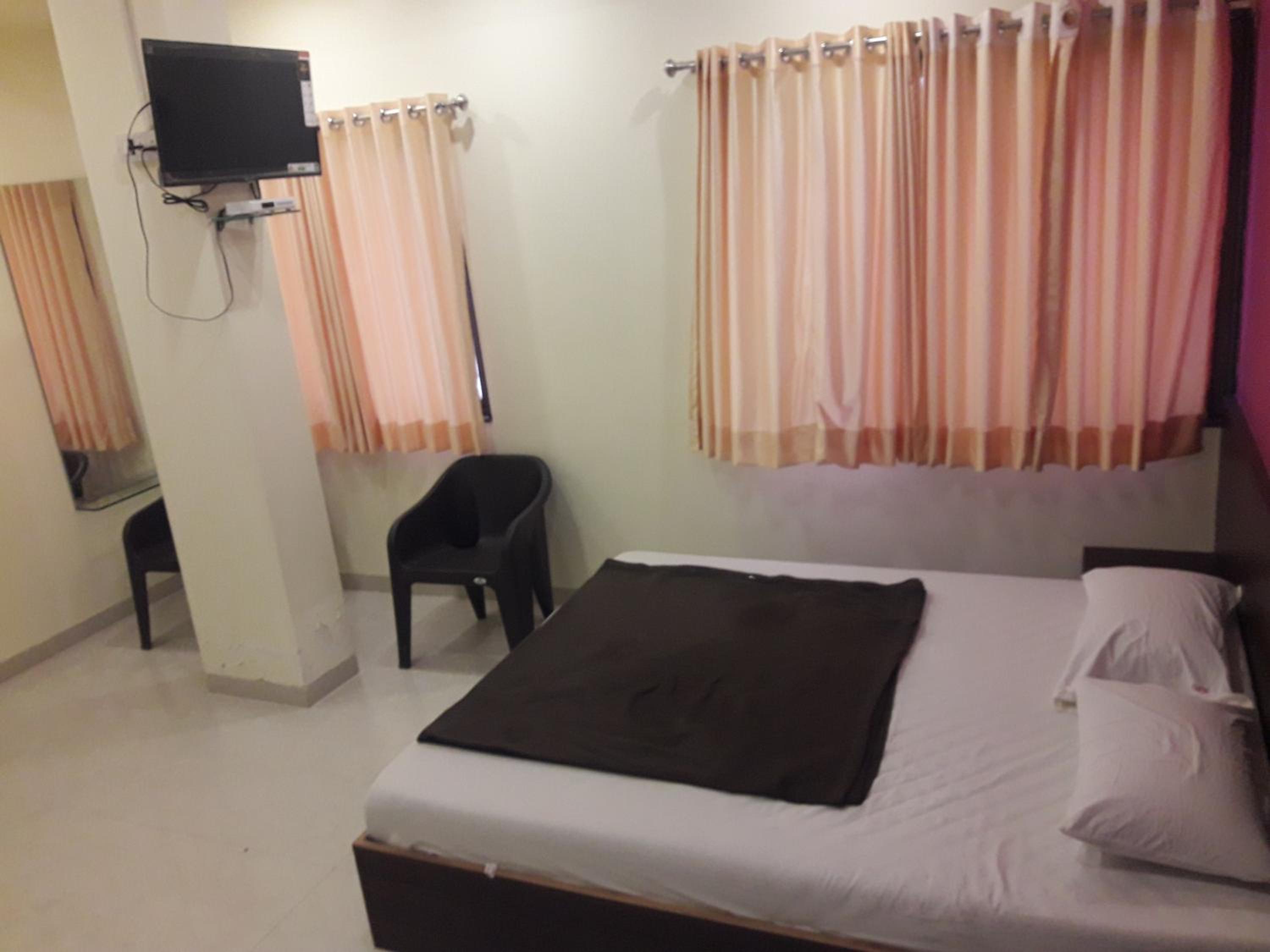 Triple Bed AC - Photo 3