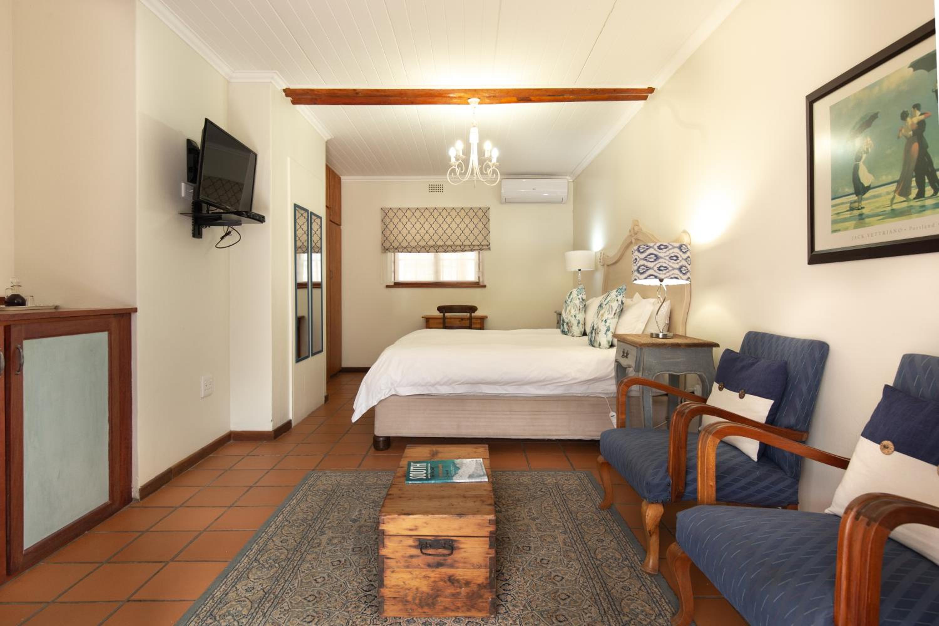 Double or Twin Room with Mountain View