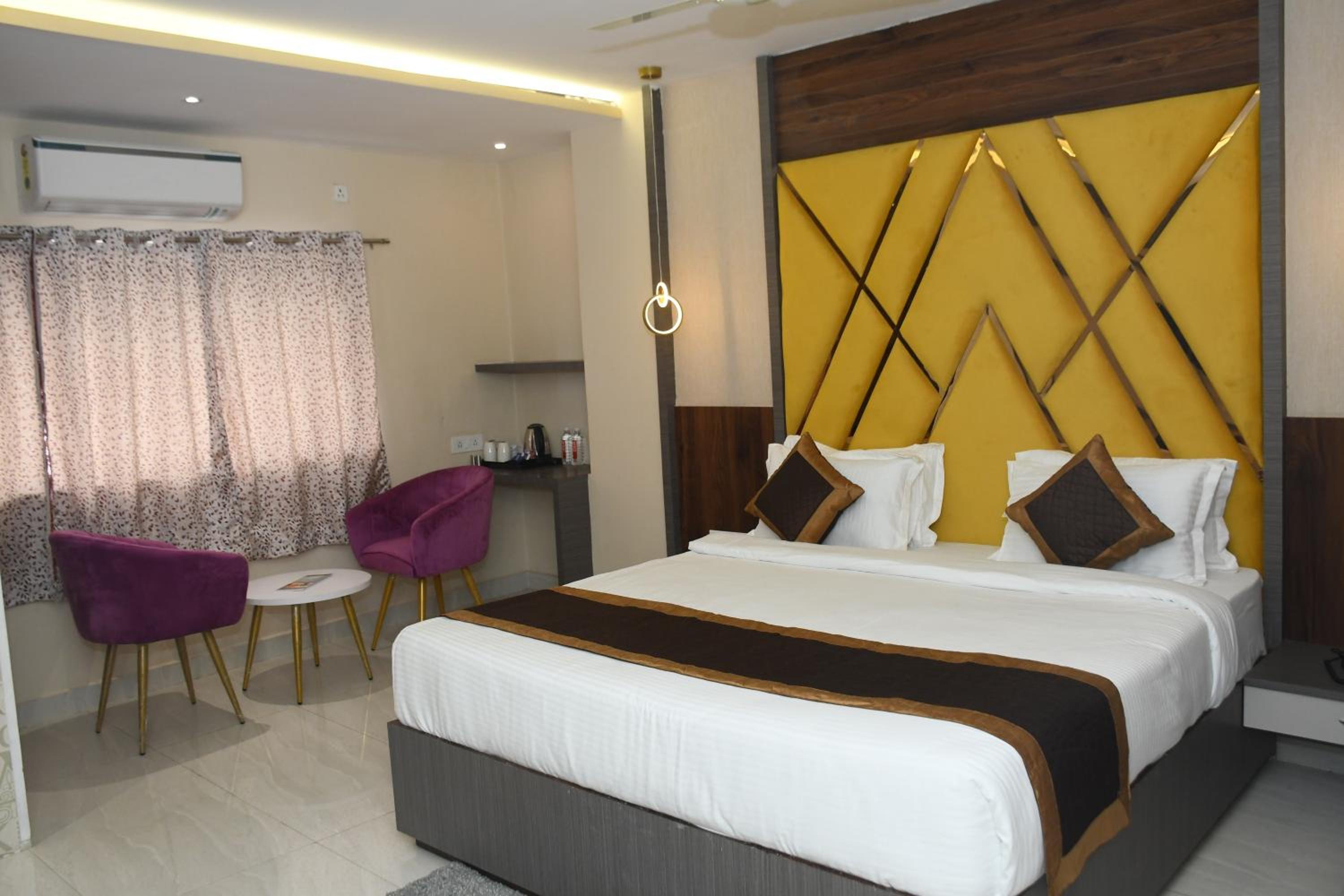 Deluxe Double or Twin Room