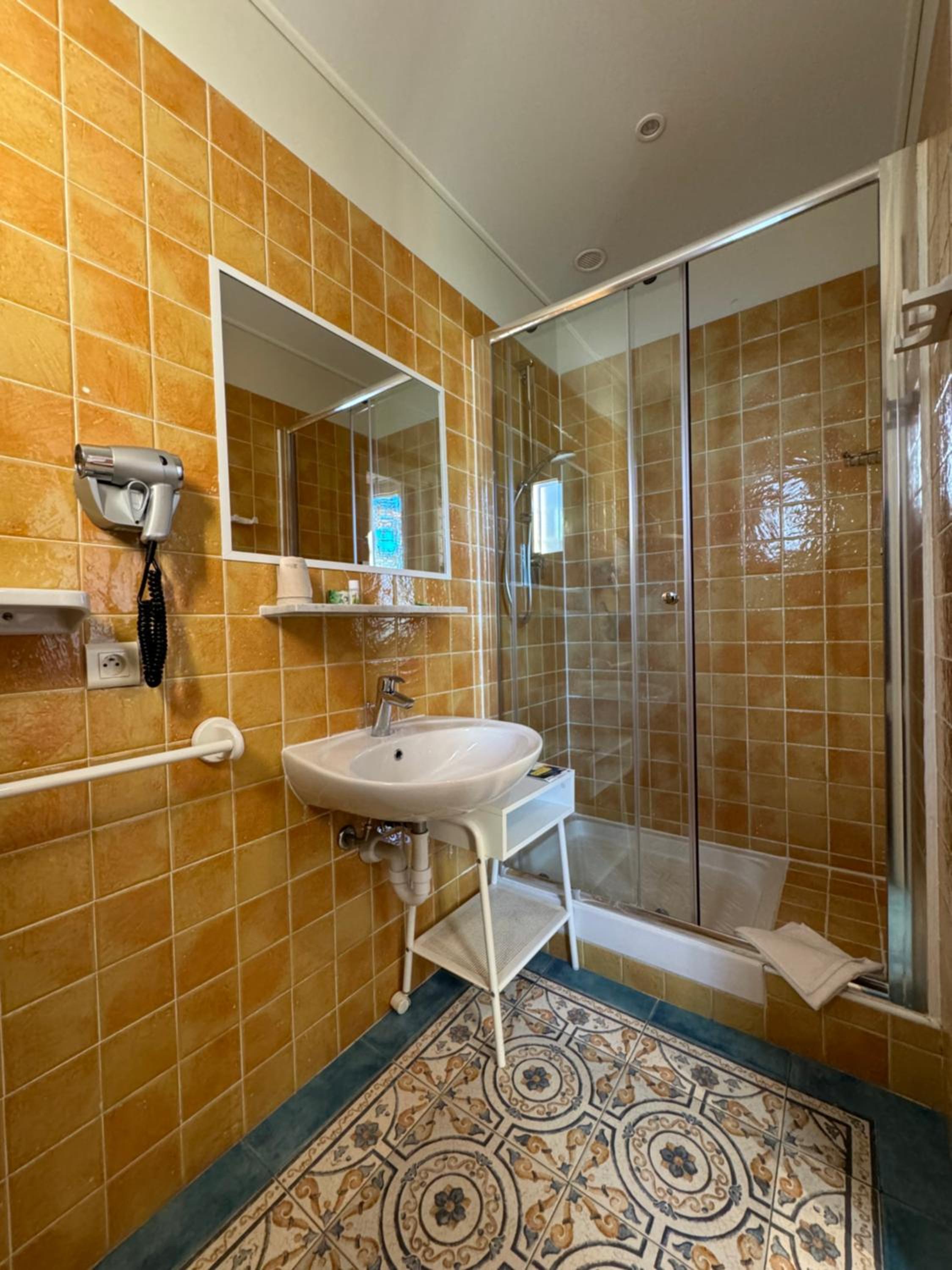 Superior Double Room with Terrace and Sea view  - Photo 2