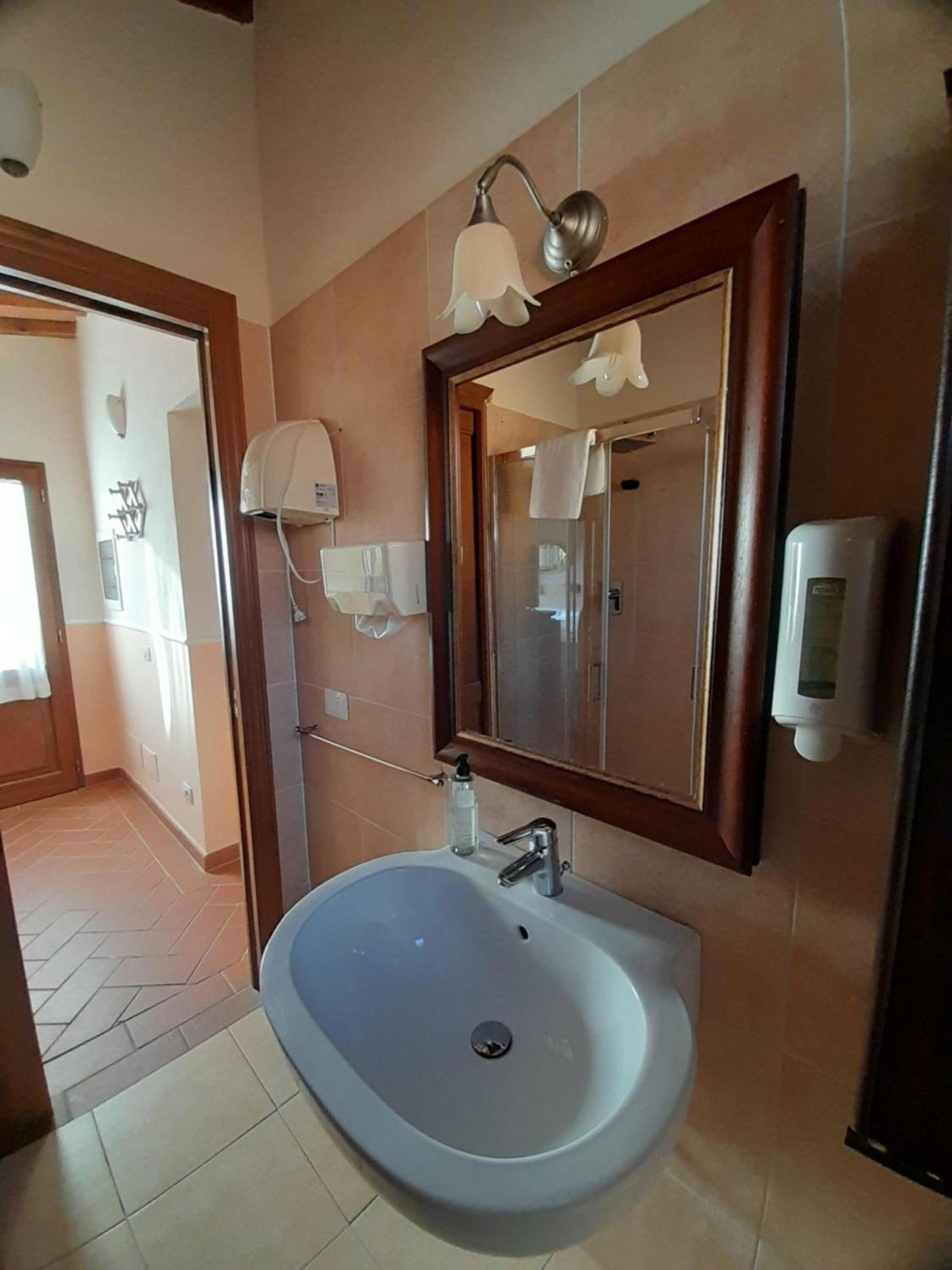 Junior Suite with Pool View - Photo 6