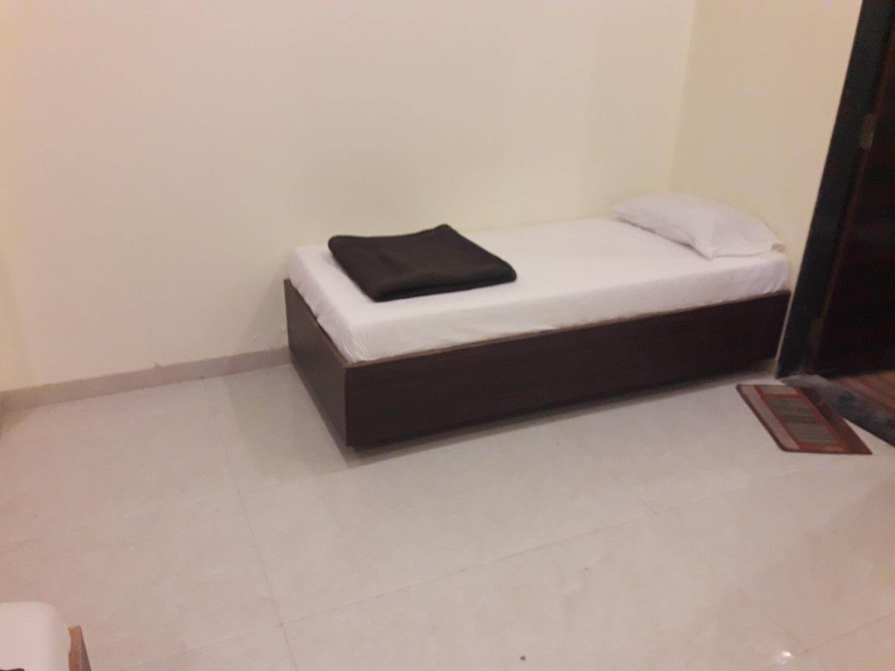 Triple Bed Non AC - Photo 3