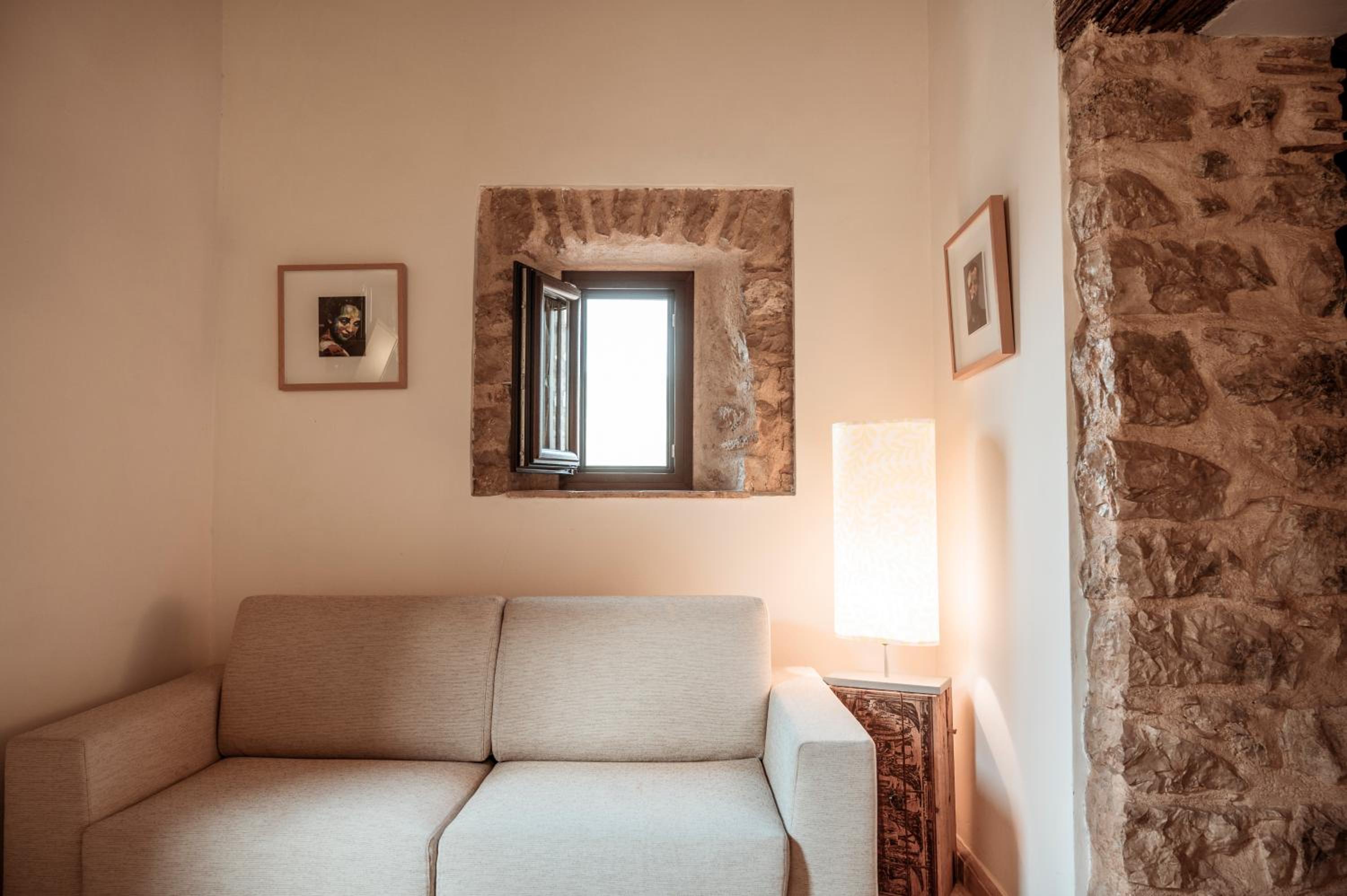 Double Room - Photo 5