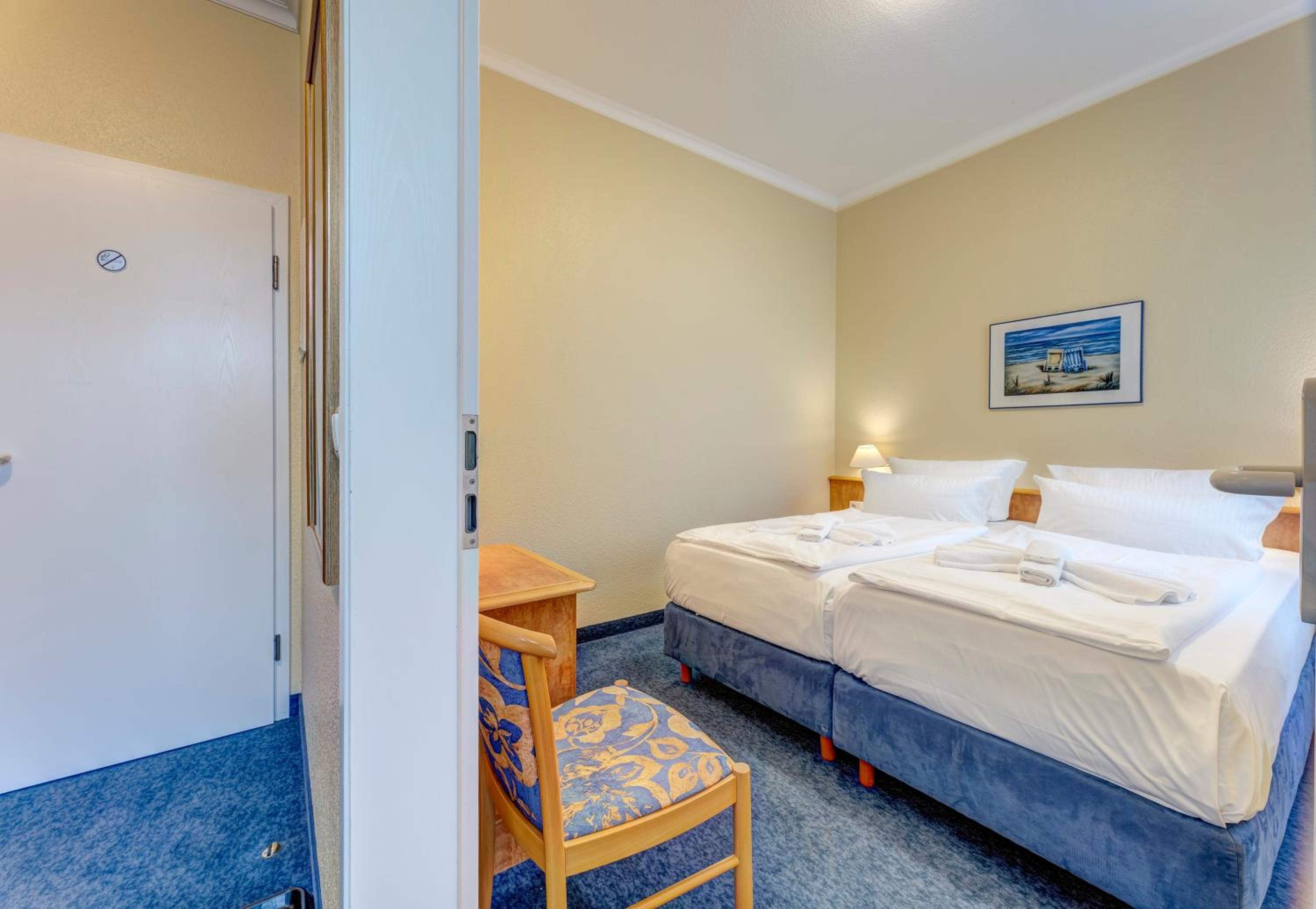 Standard Double Room - Land Side
