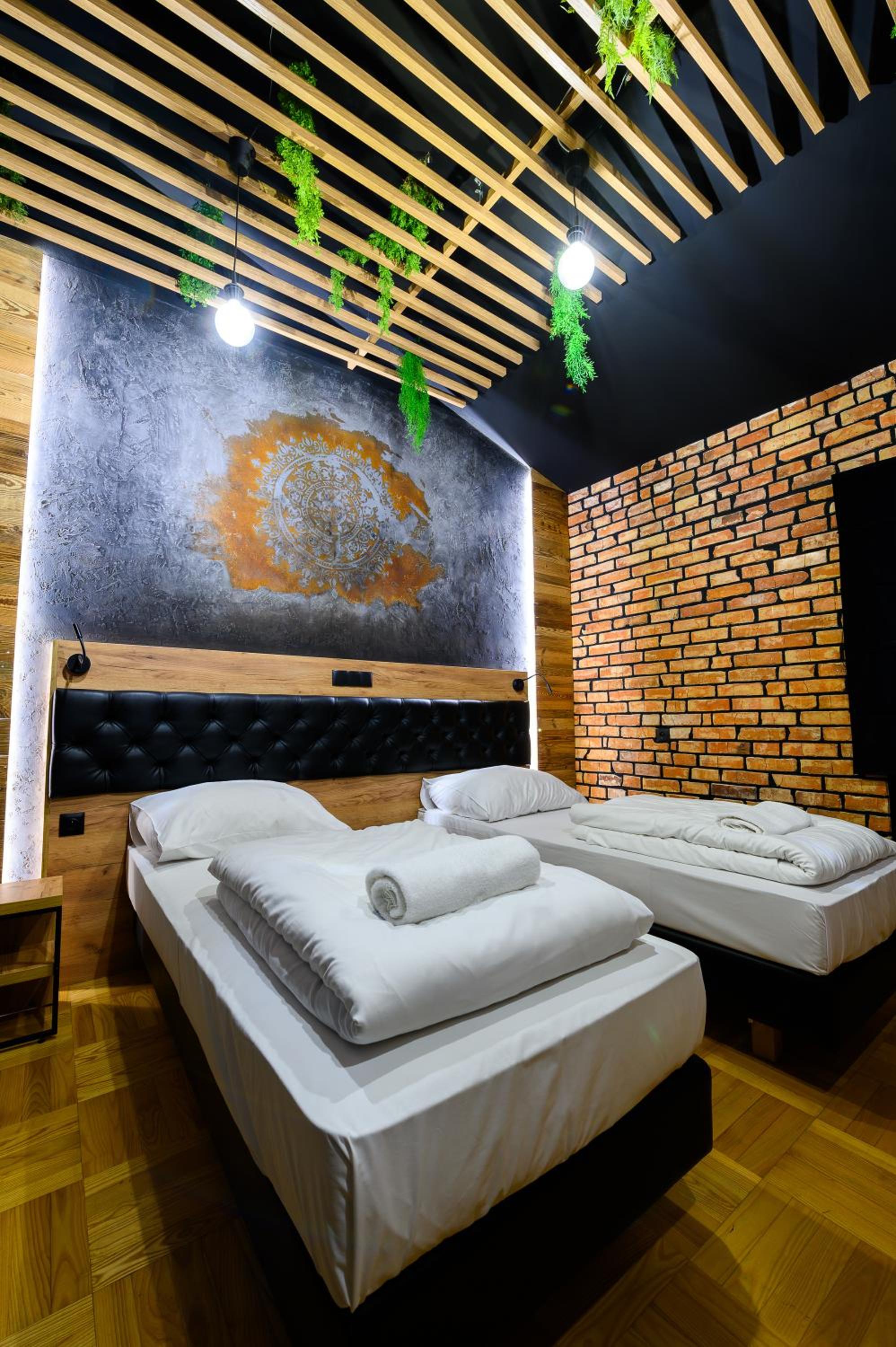 Three-Bedroom Apartment - Photo 4