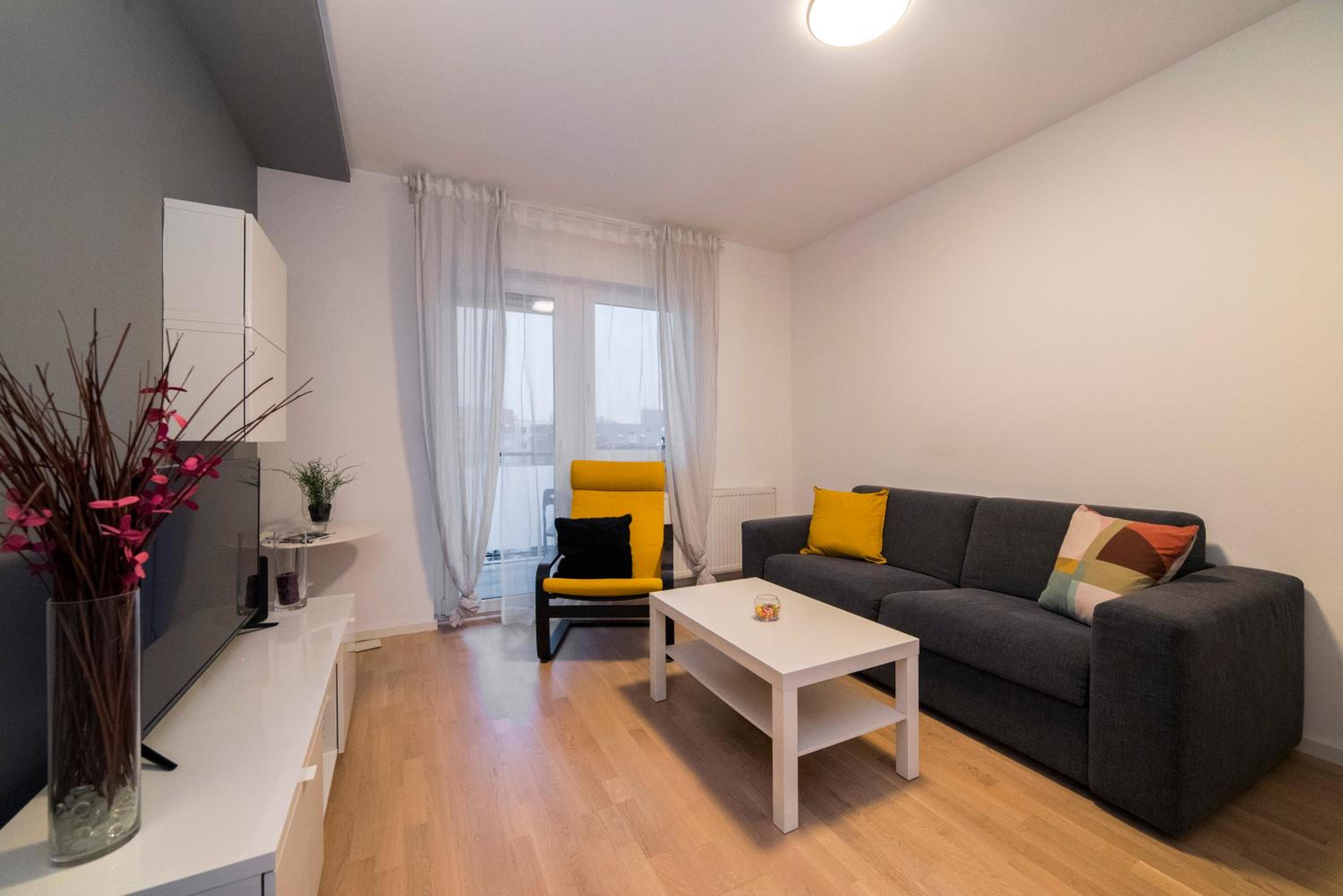 One-Bedroom Apartment