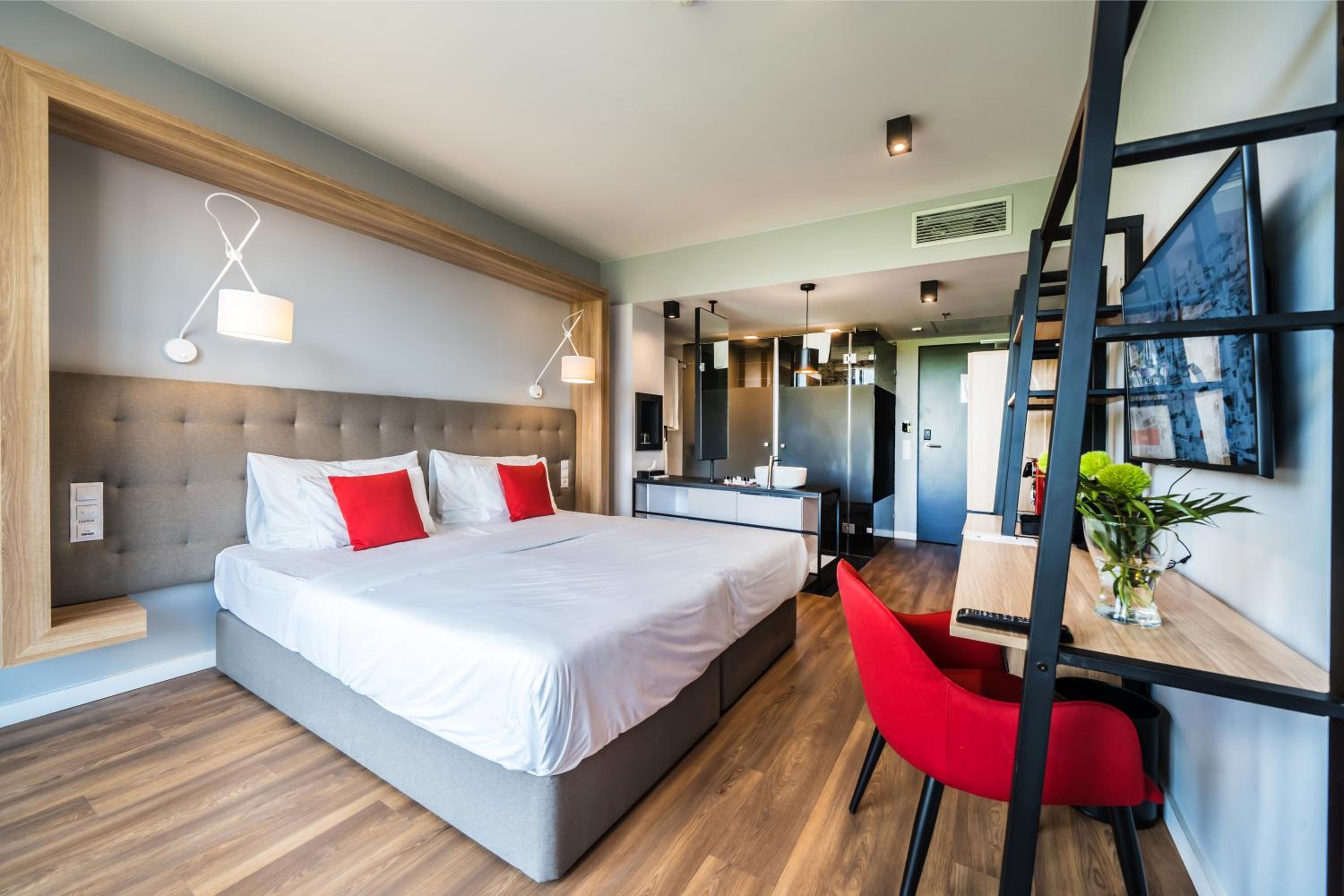 Superior Double or Twin Room - Photo 13