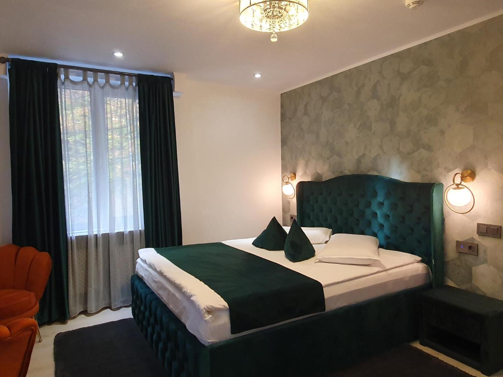 Deluxe Queen Room - Photo 2