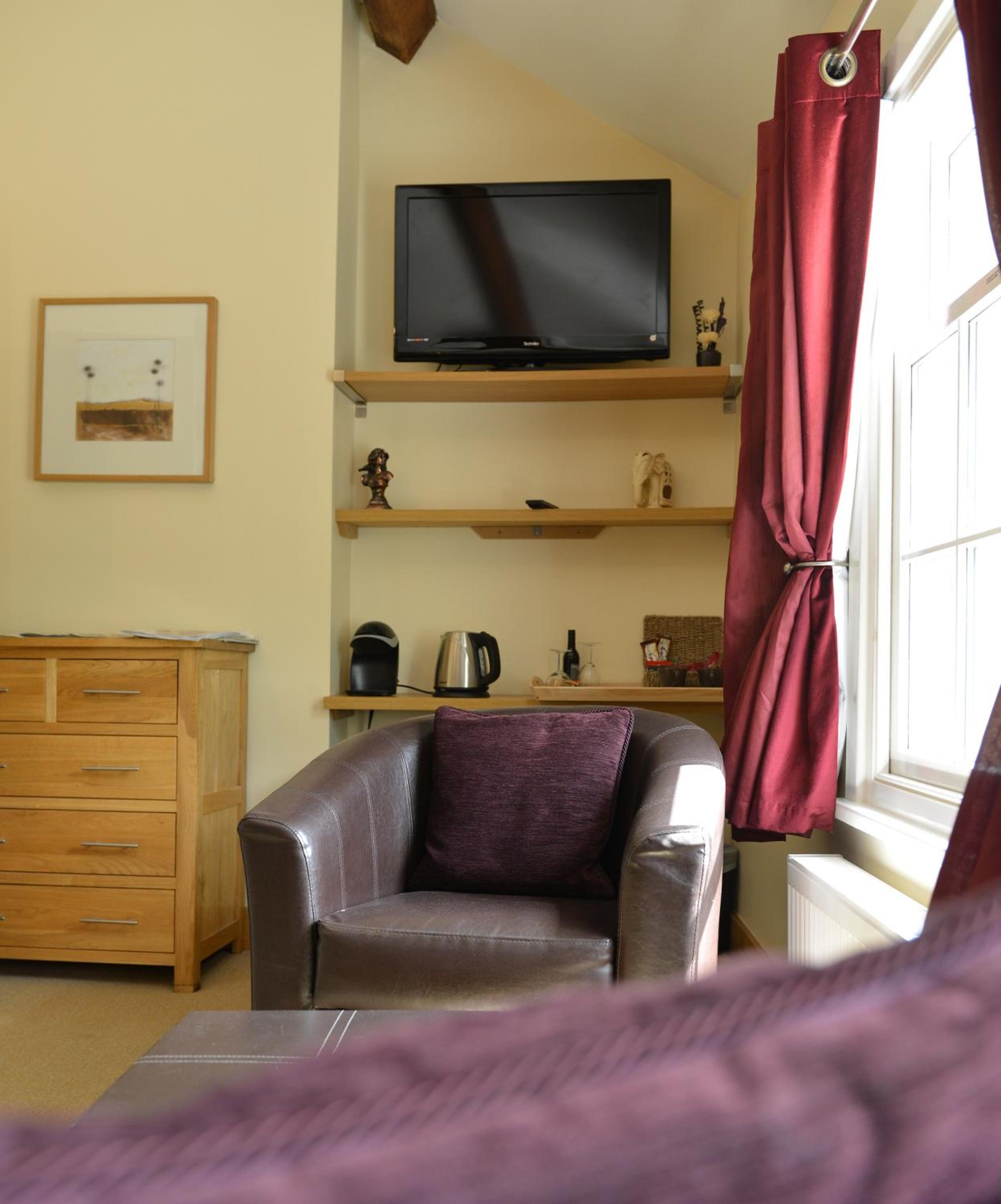 King Room with Lake View - Photo 23