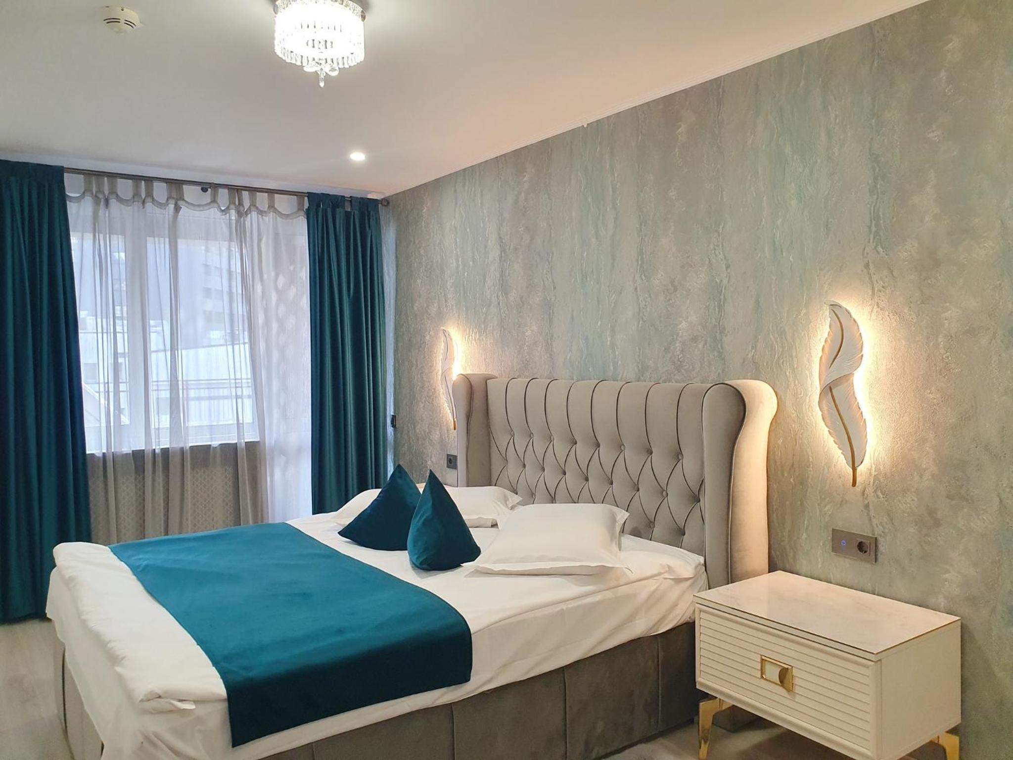 Deluxe Queen Room - Photo 1