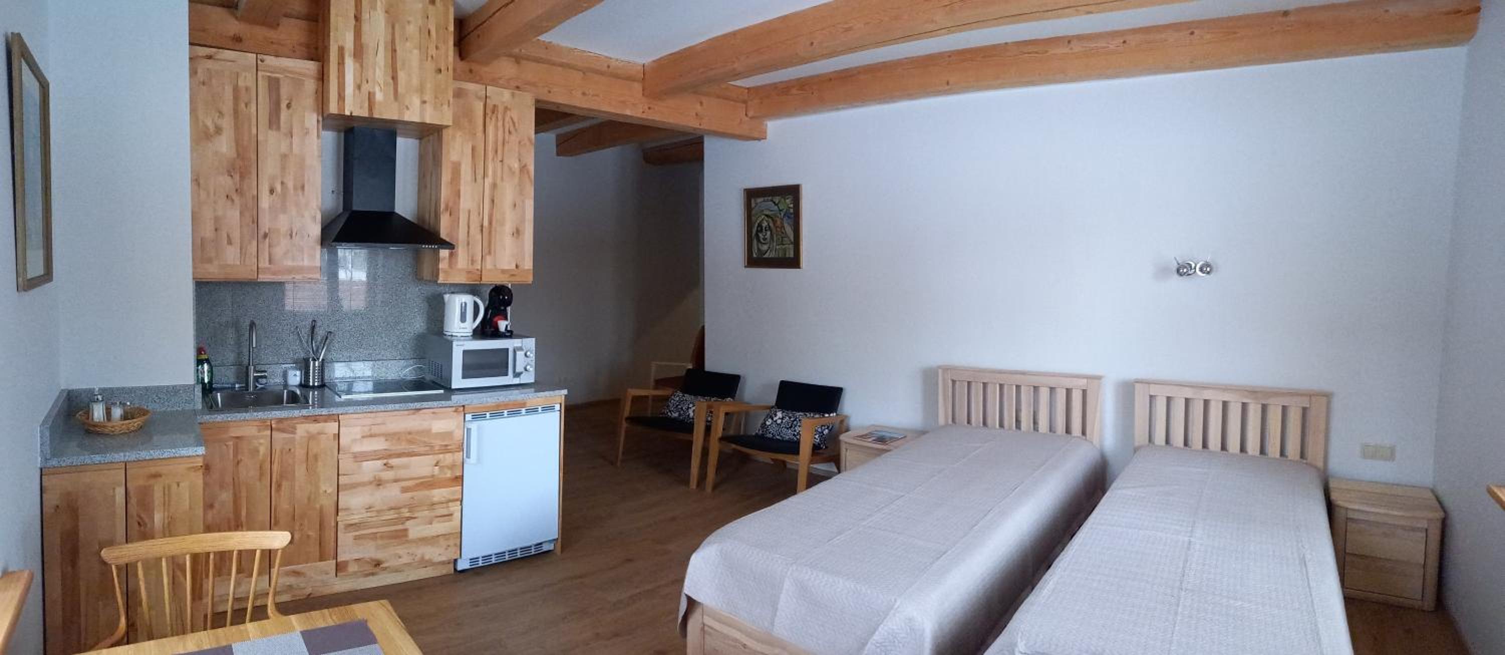Large Double or Twin Room photo 3