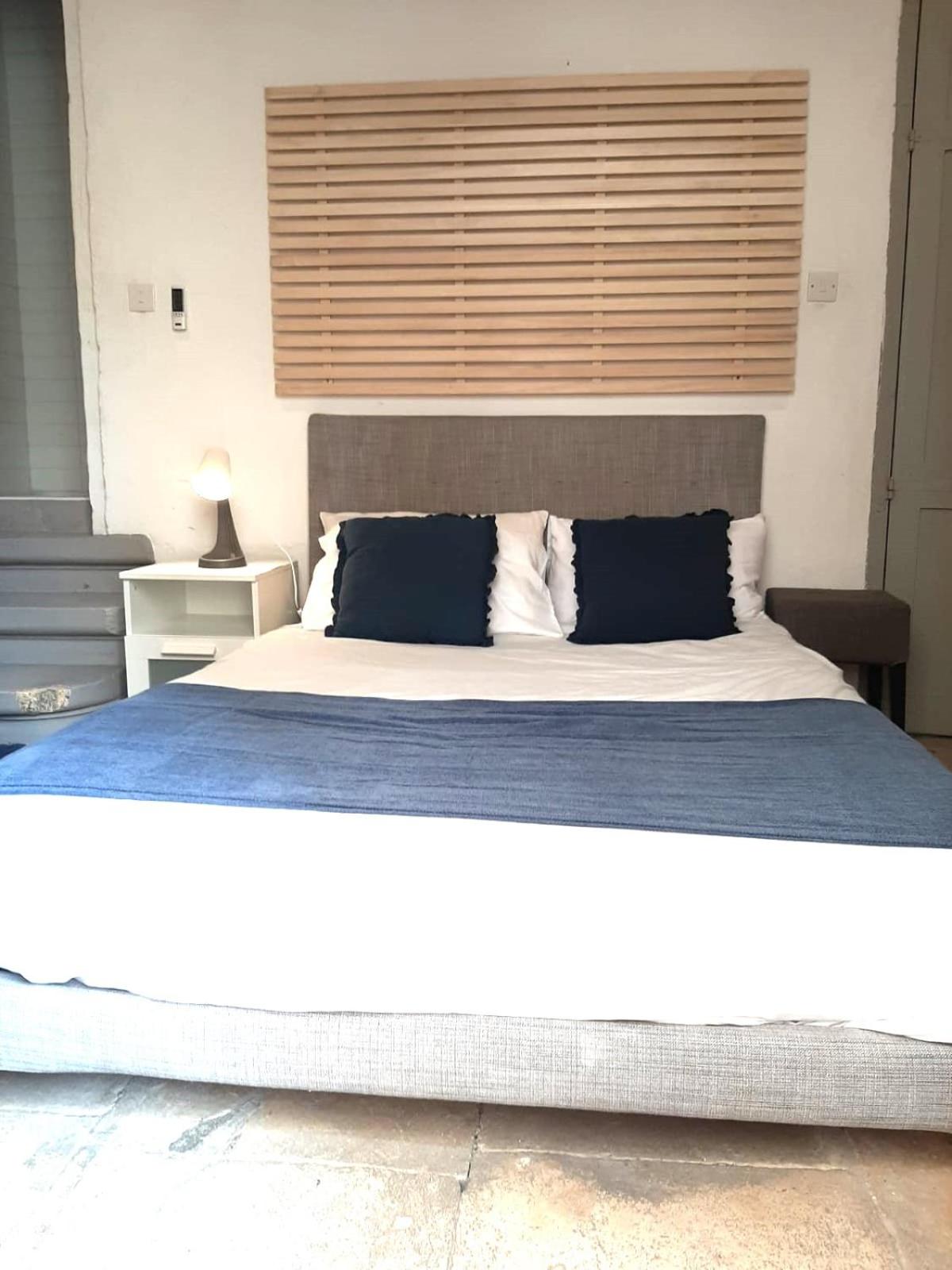 Two-Bedroom Townhouse - Photo 2