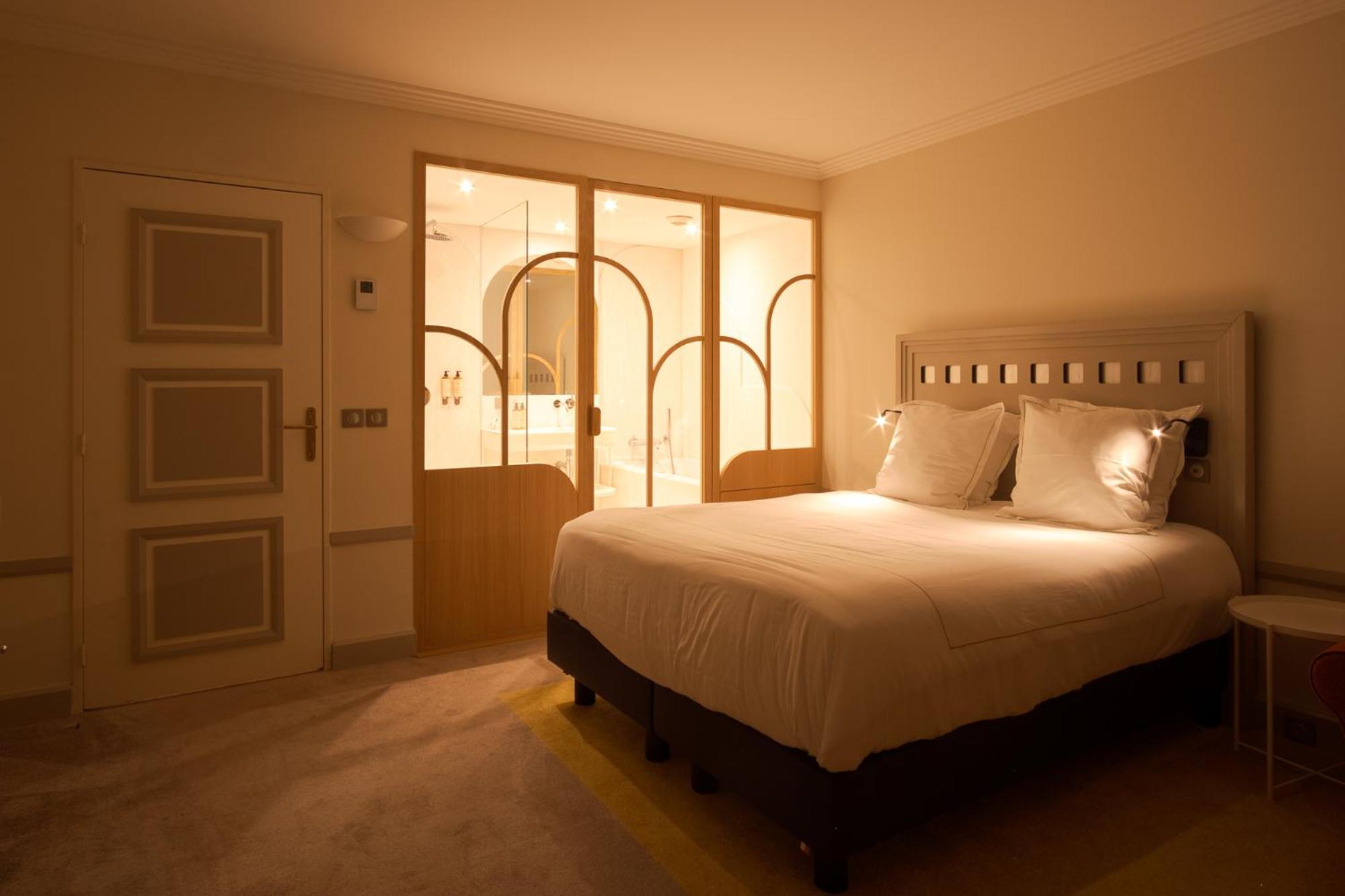 Deluxe Family Suite thumbnail 5