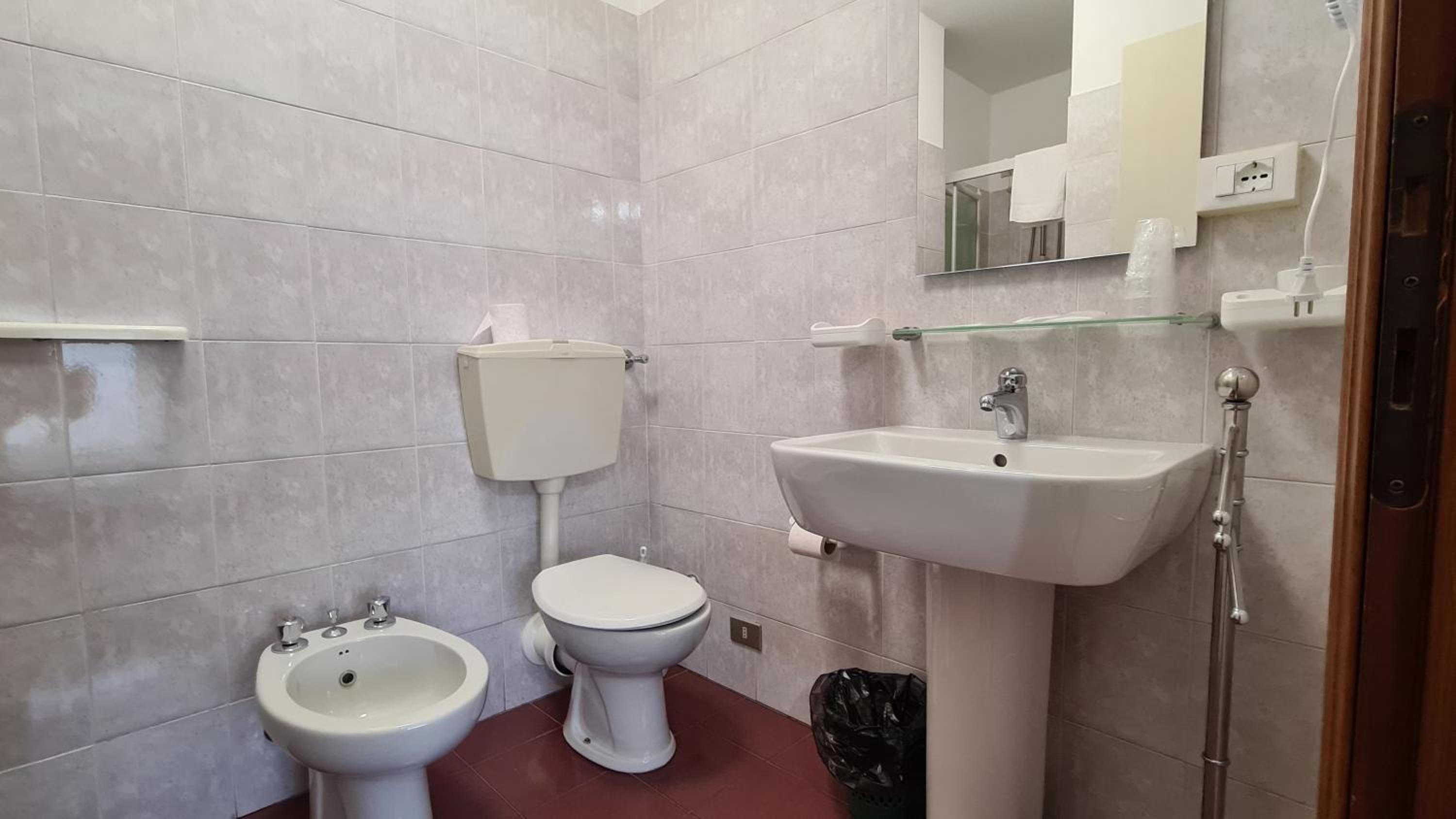 Standard Double or Twin Room photo 3
