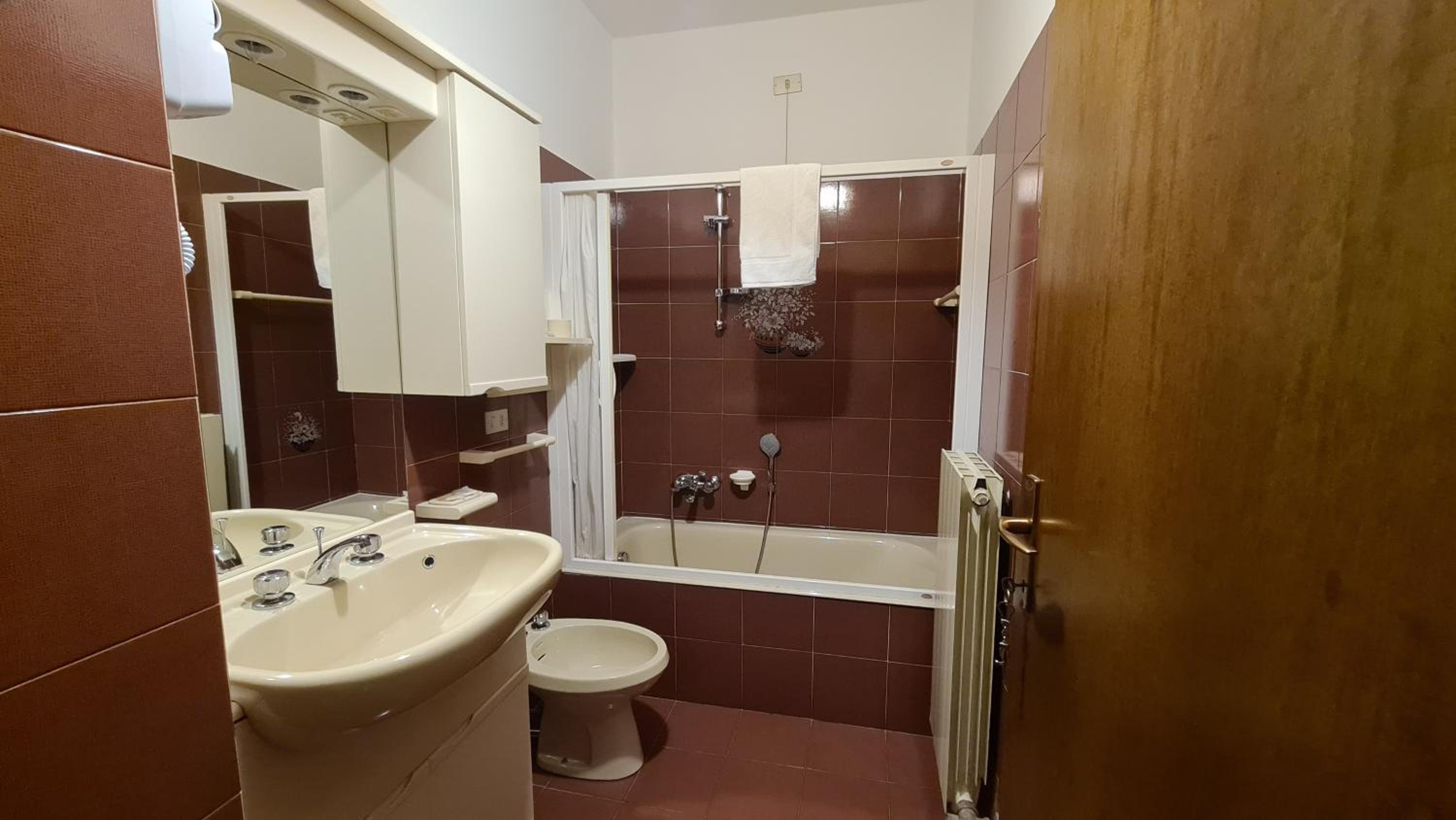 Standard Double or Twin Room photo 2