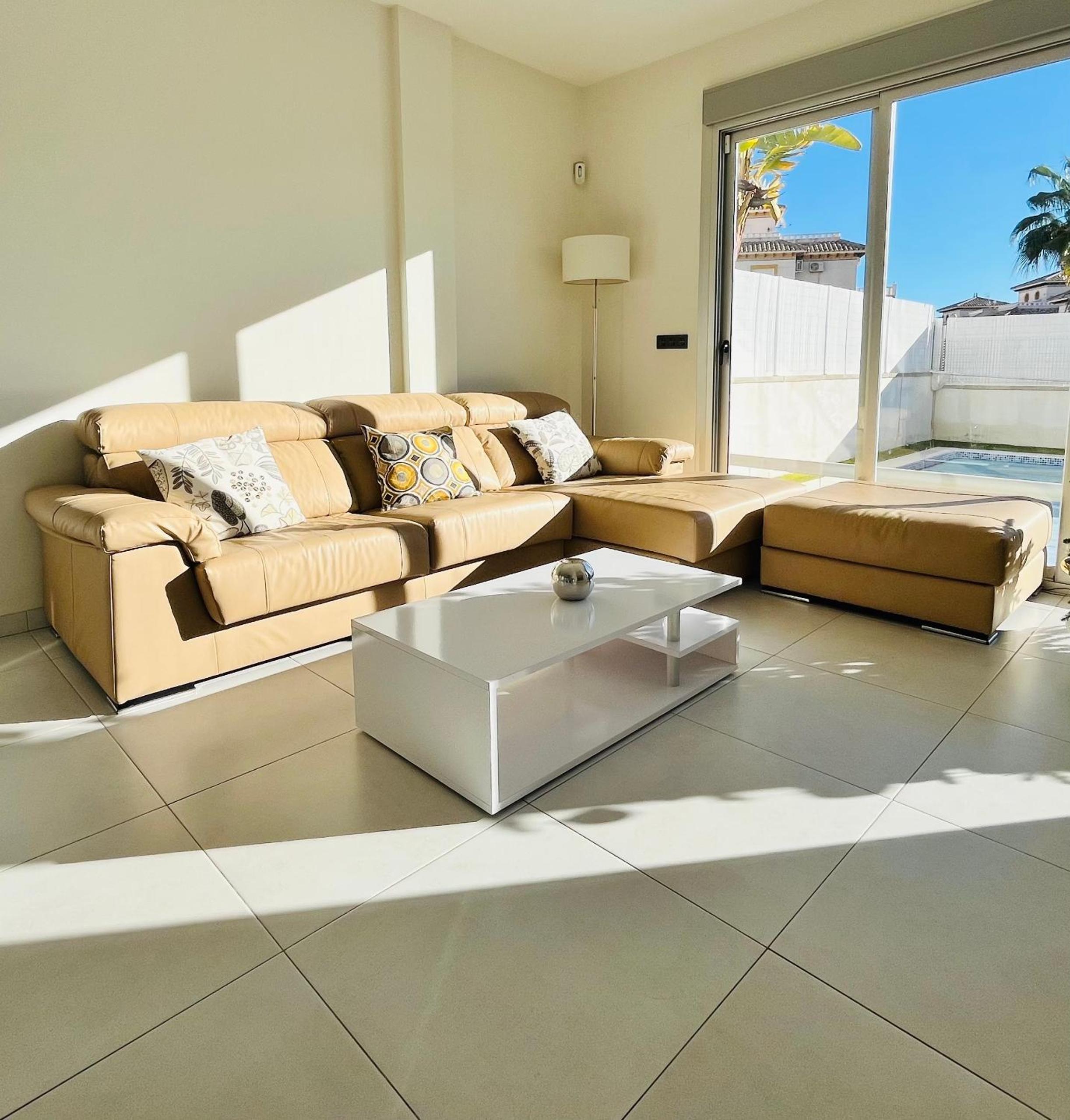 Villa de Tres Habitaciones