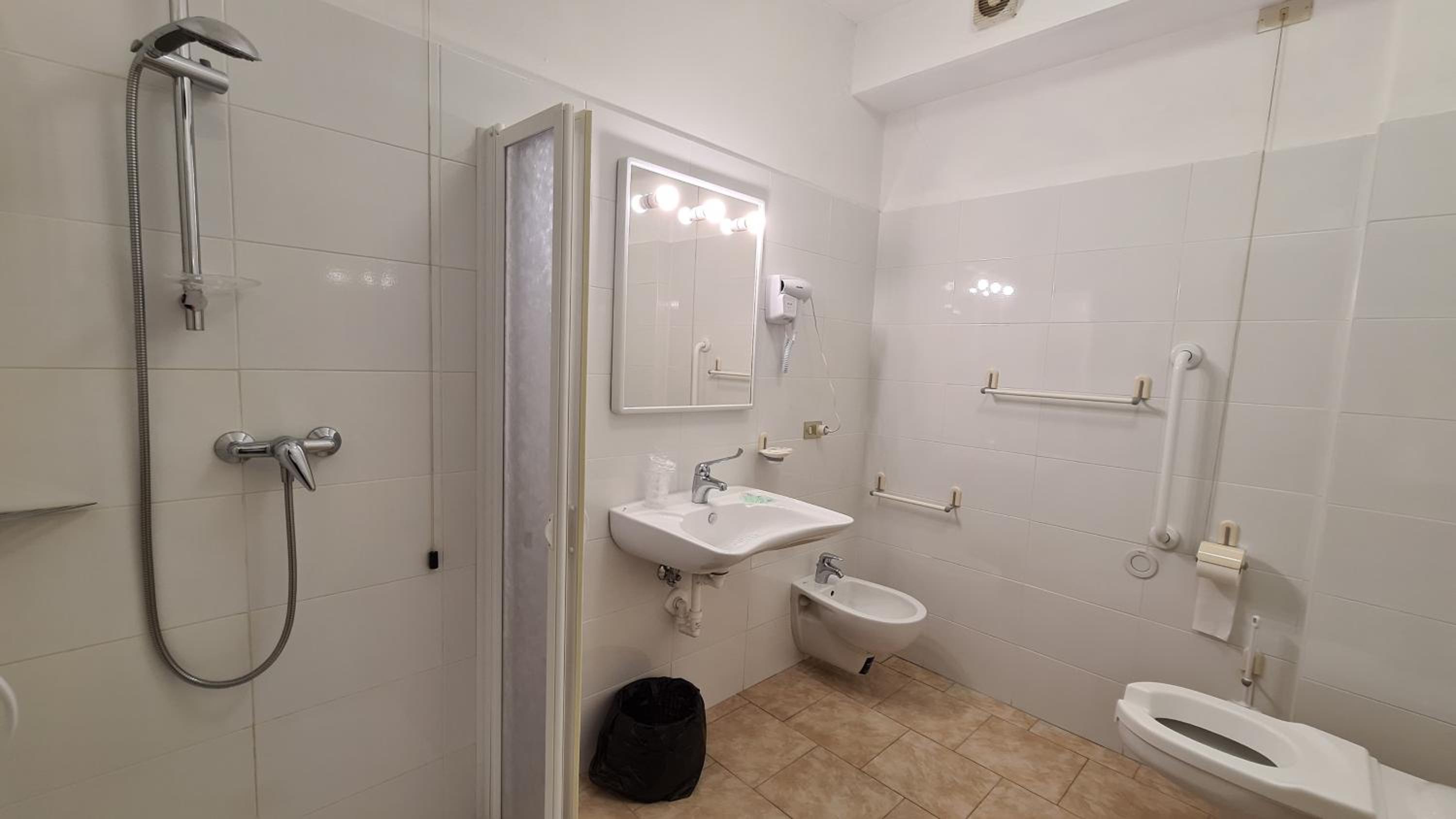 Superior Deluxe Double or Twin Room  photo 3