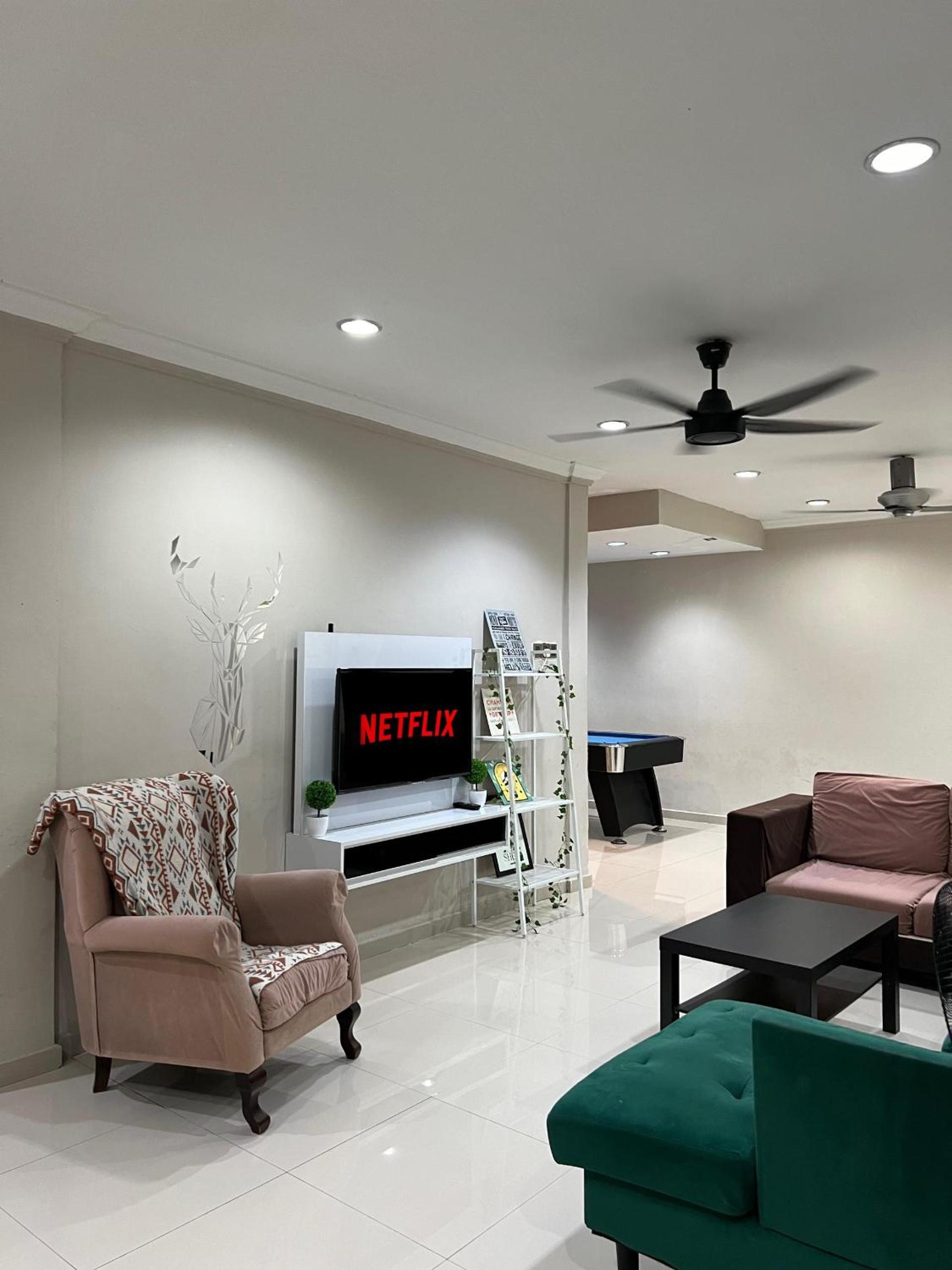 Three-Bedroom House photo 1