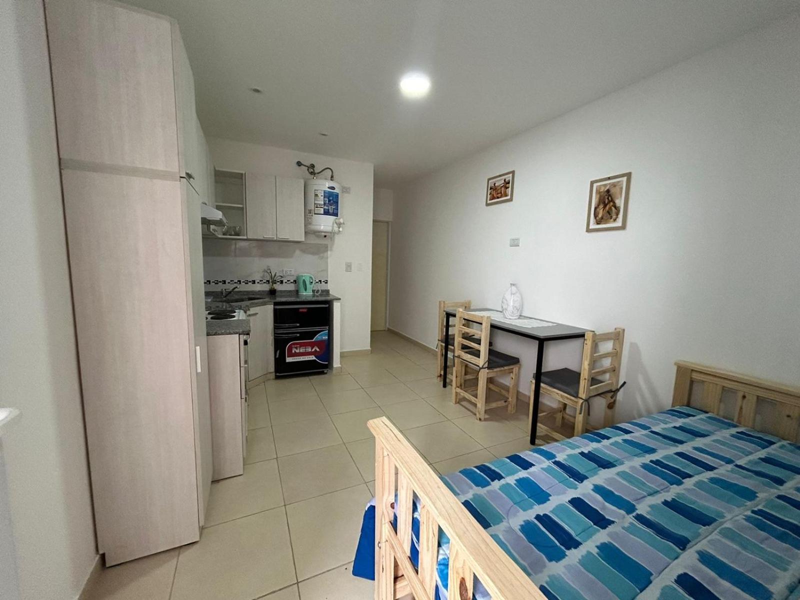 One-Bedroom Apartment photo 1