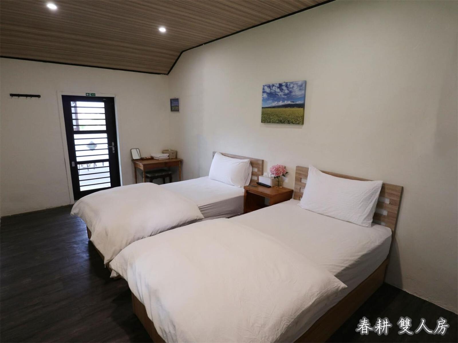 Standard Double Room with Mountain View photo 2