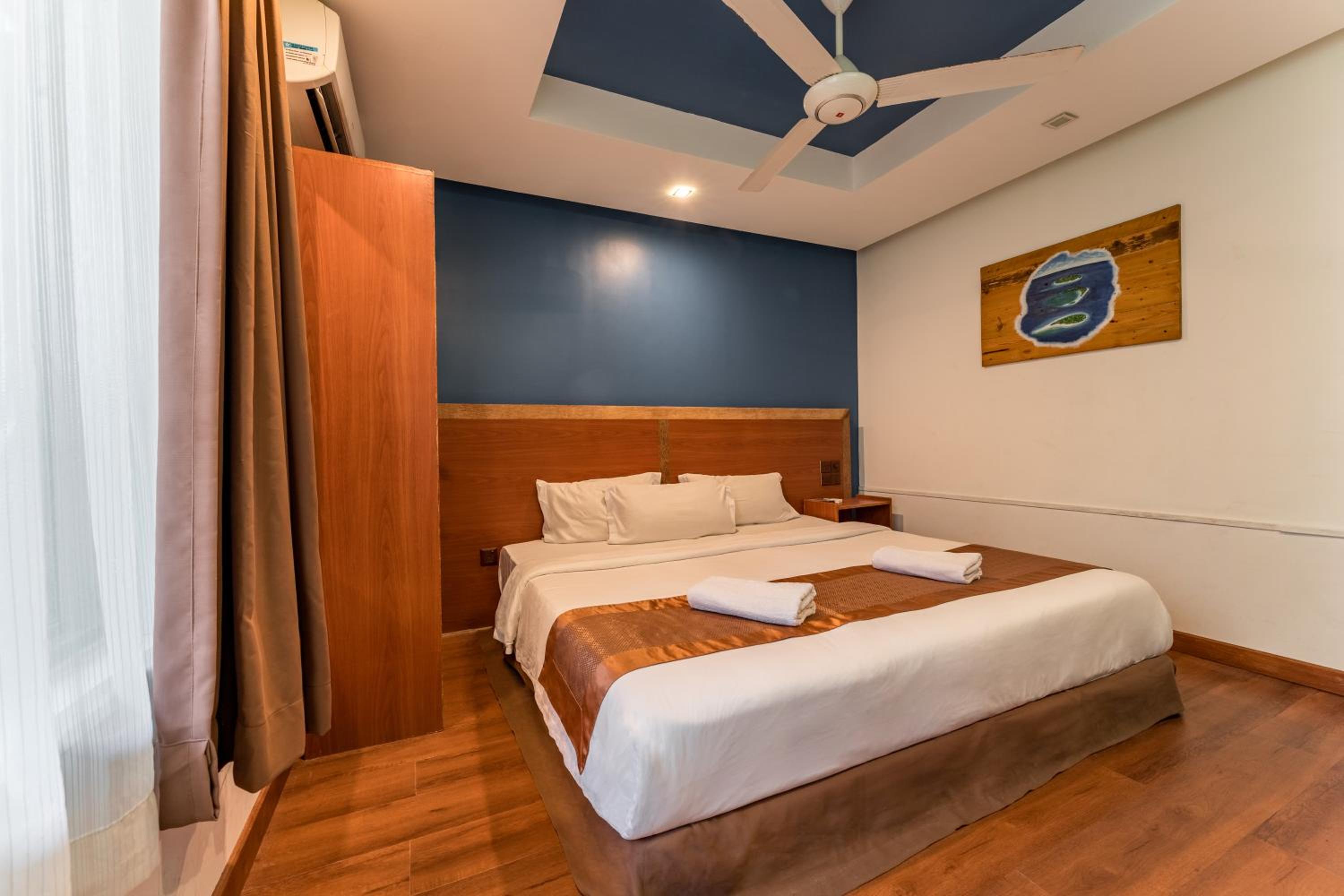 Deluxe Queen Room - Photo 1