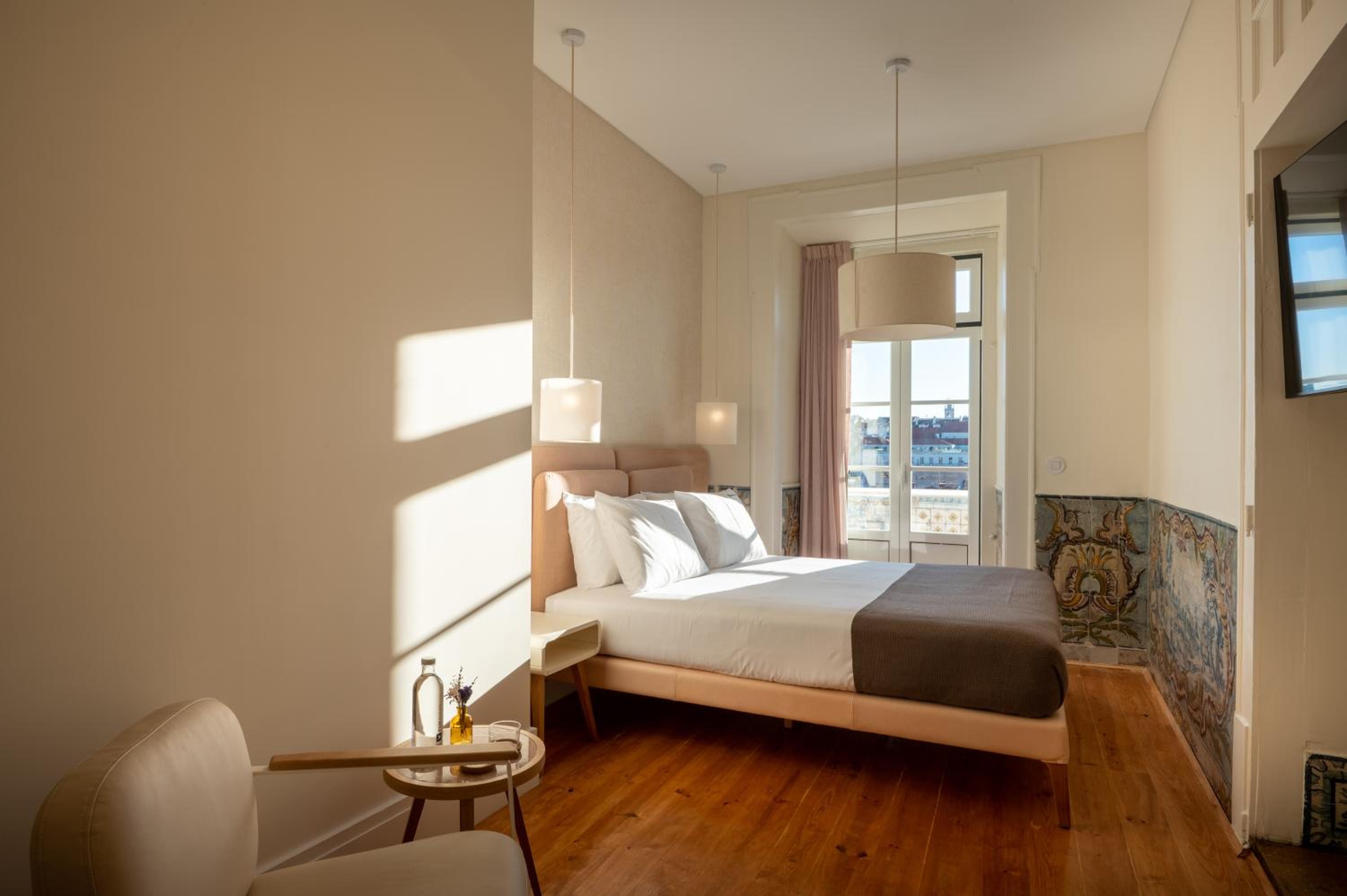 Deluxe Double Room with Balcony photo 3