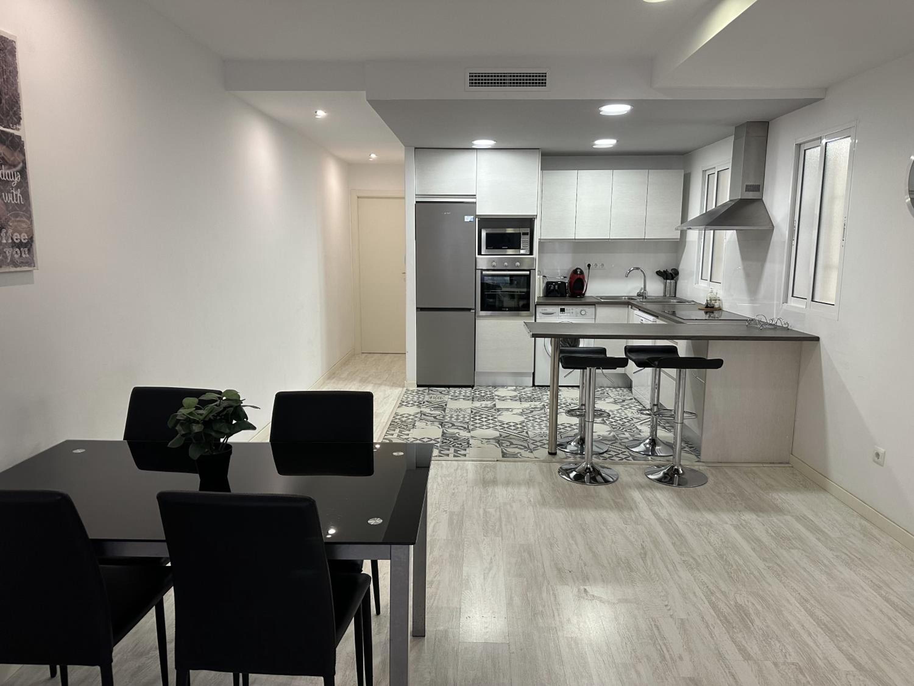 Two-Bedroom Apartment - Photo 9