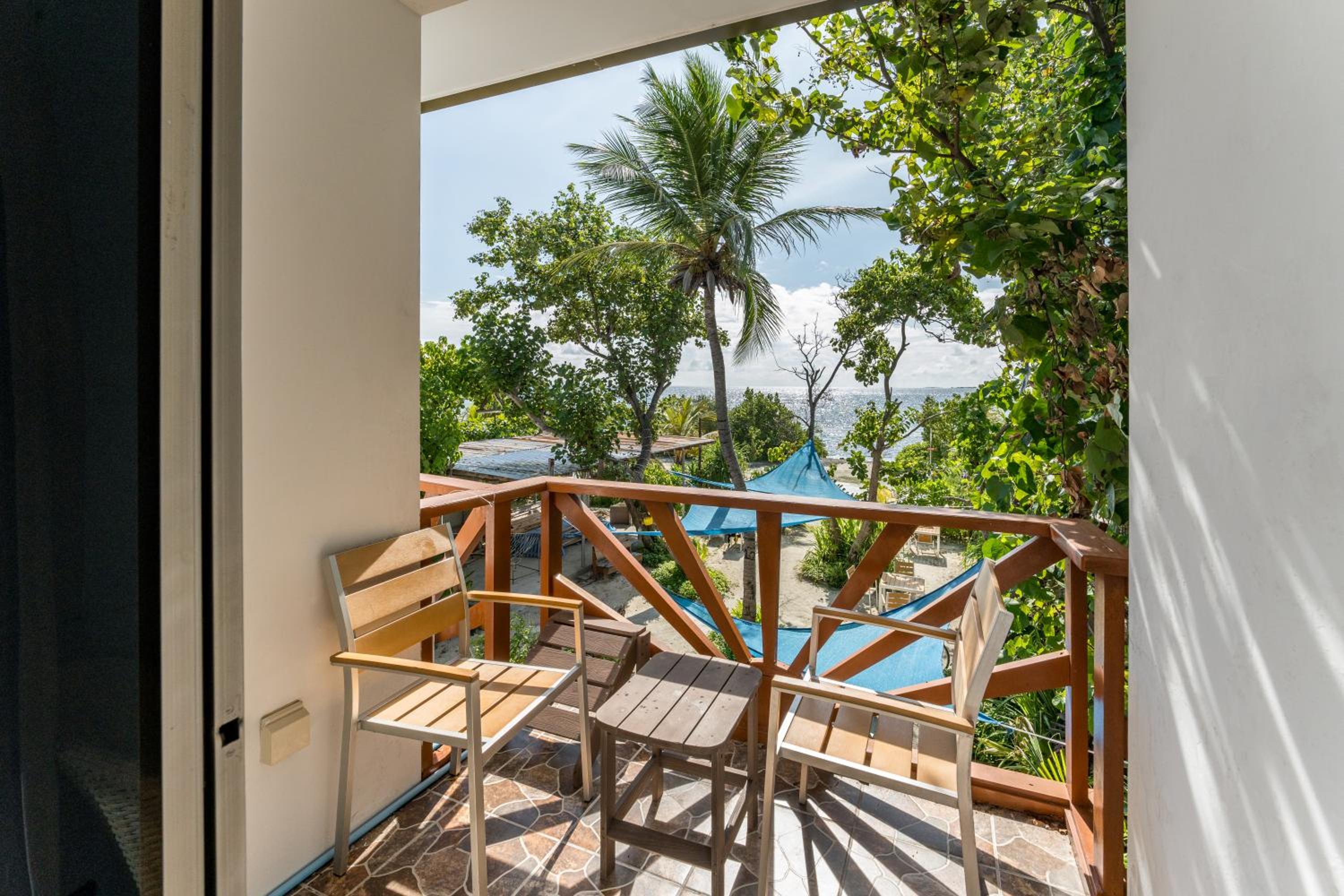 Deluxe Double Room with Balcony and Sea View - Photo 8