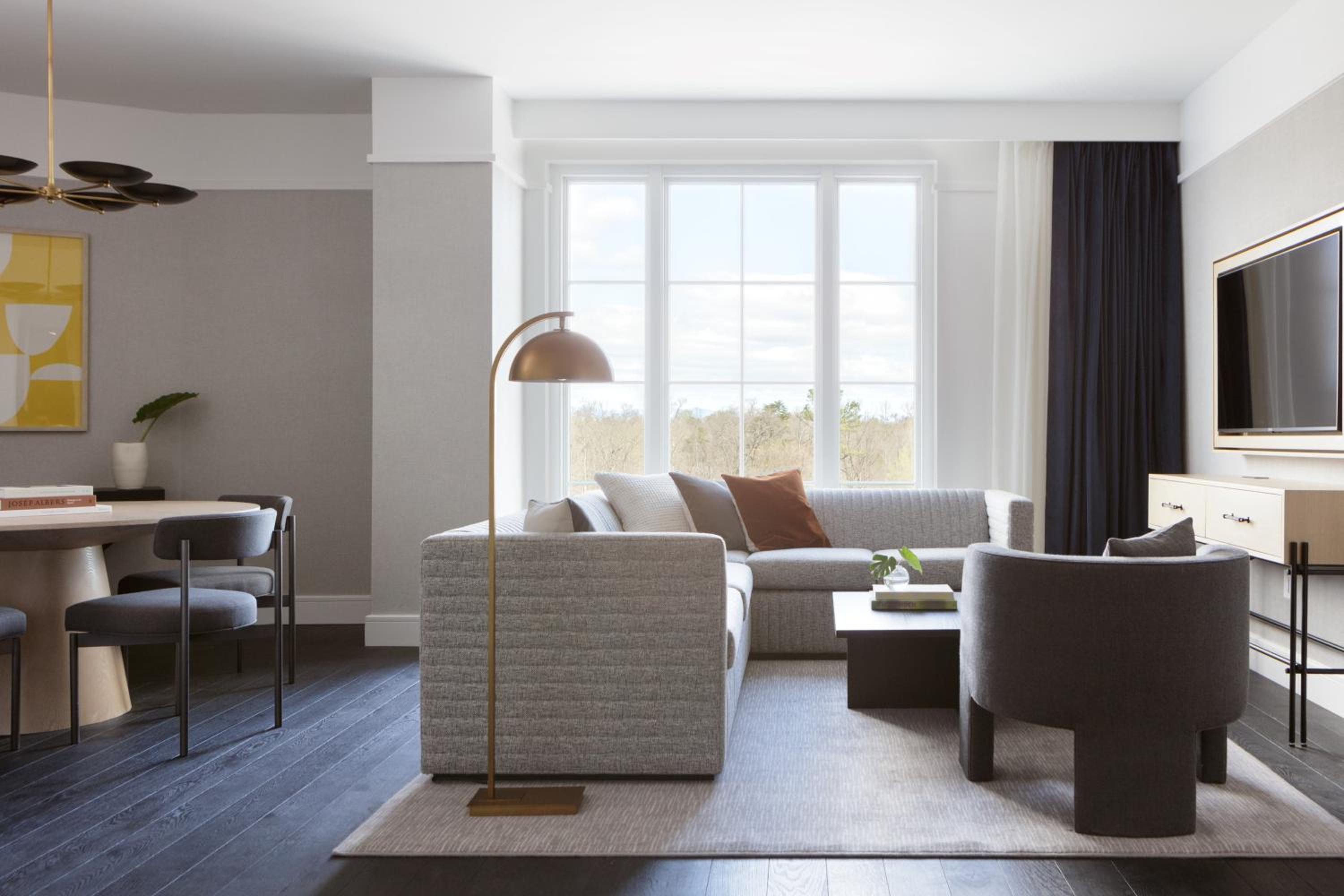 One-Bedroom Suite - Photo 1