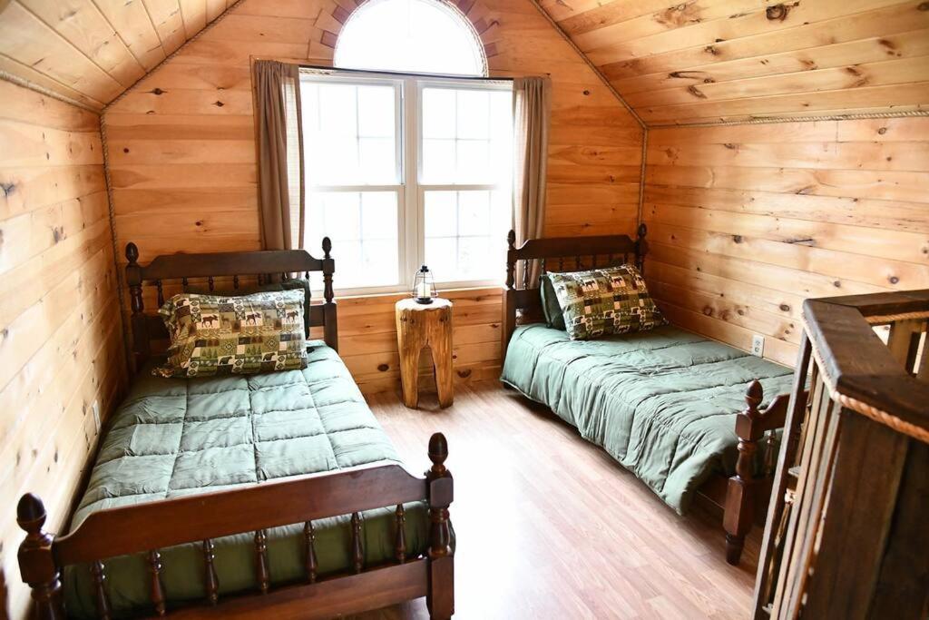 Three-Bedroom House photo 3