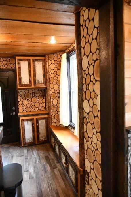 Three-Bedroom House photo 2