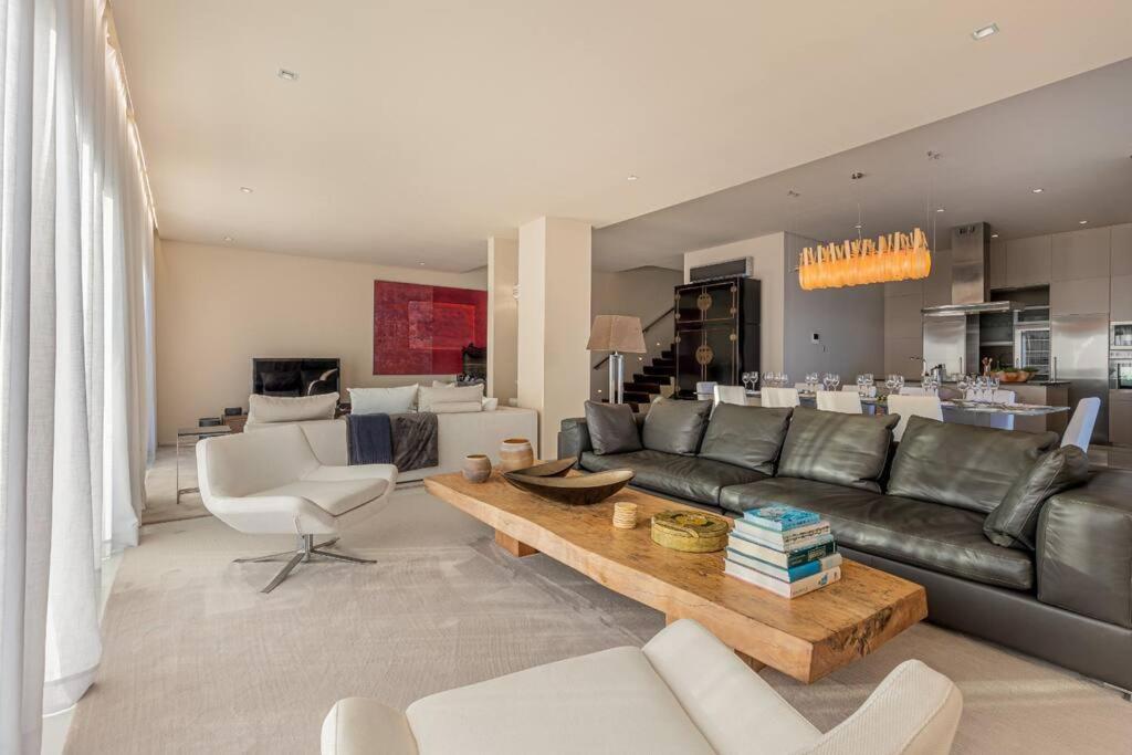 Three-Bedroom Villa photo 2