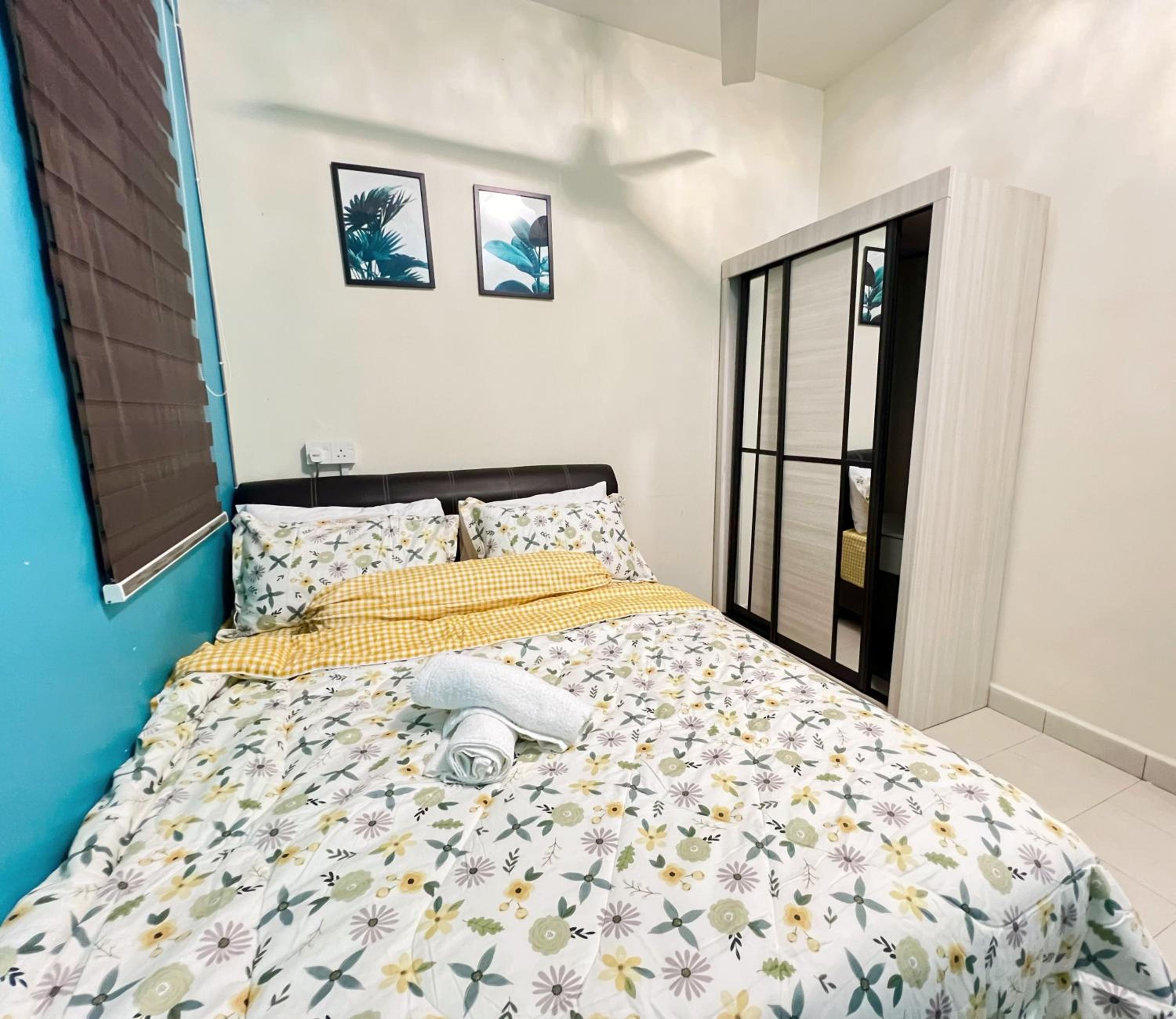 Four-Bedroom House photo 3