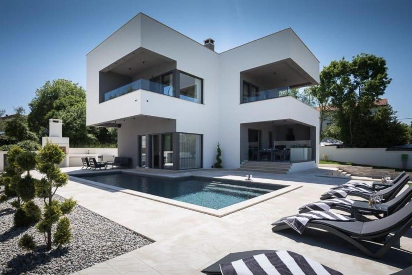 Villa photo 3