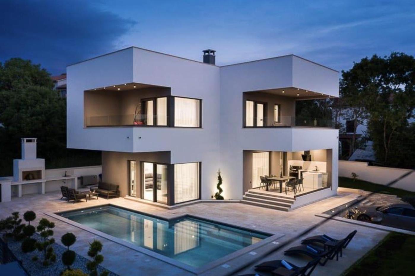 Villa photo 2