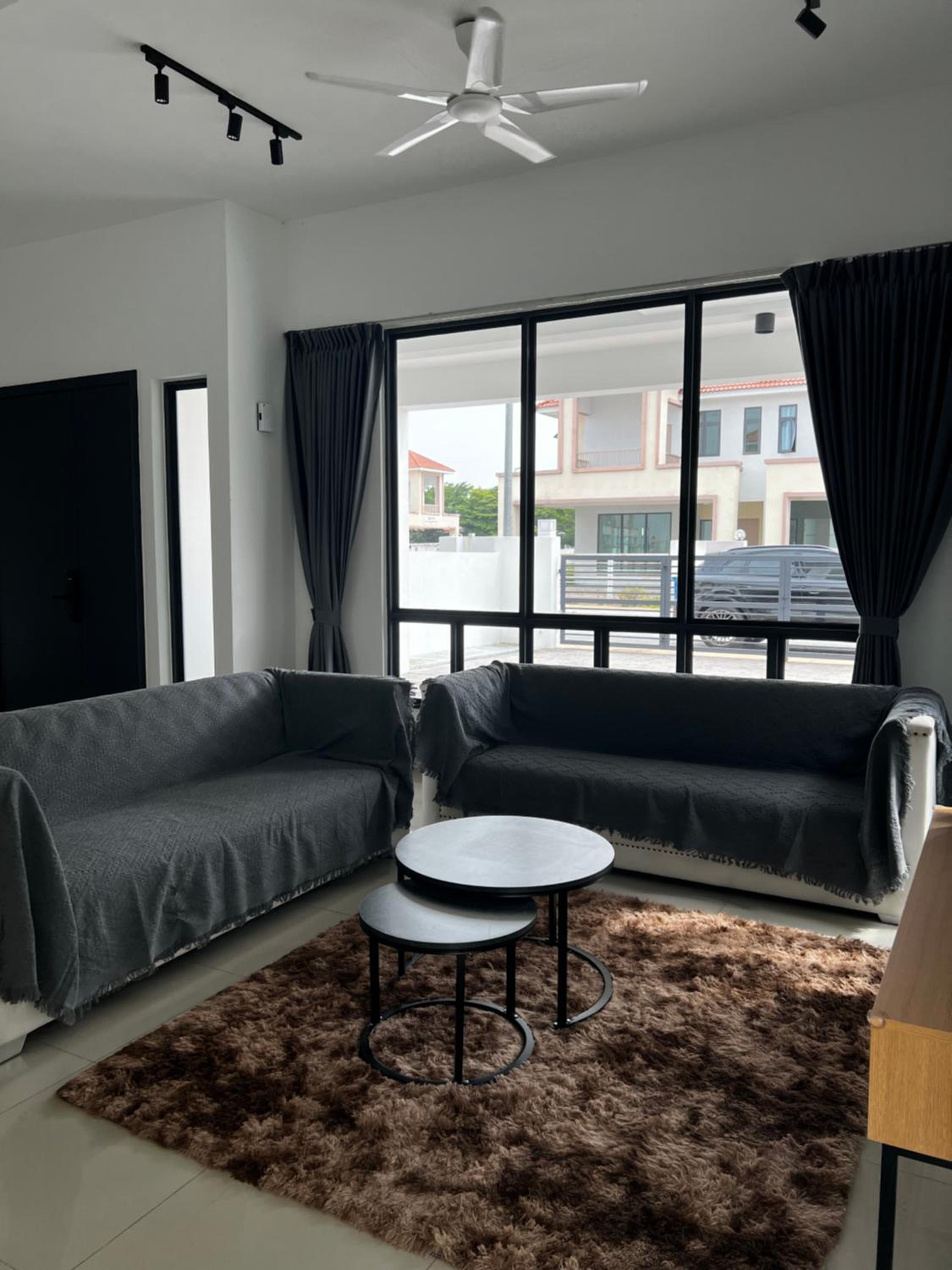 Four-Bedroom House photo 1