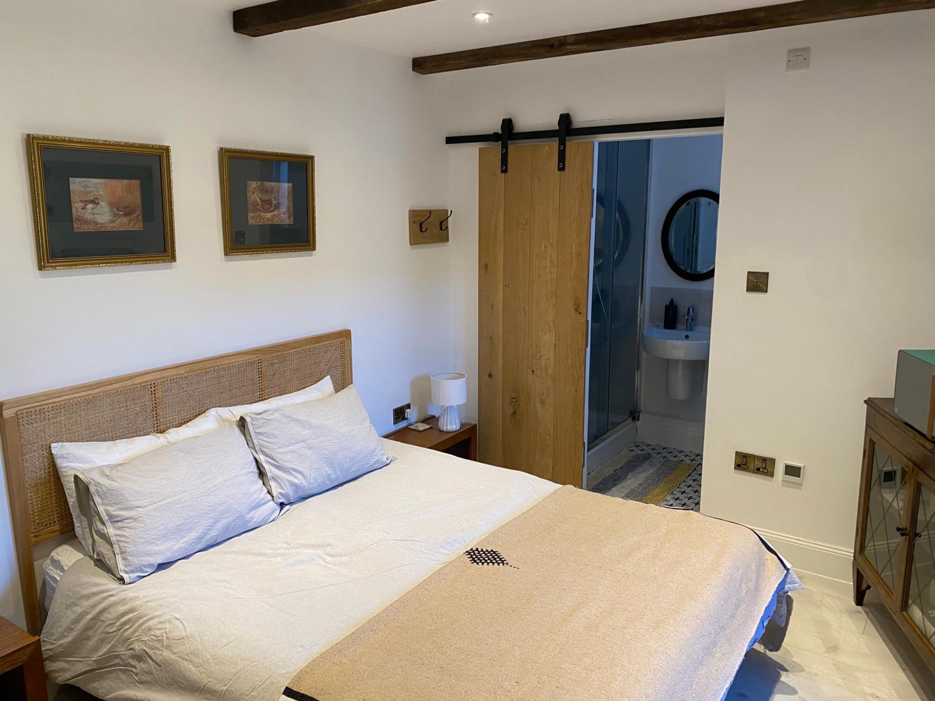 Deluxe Double Room with Shower