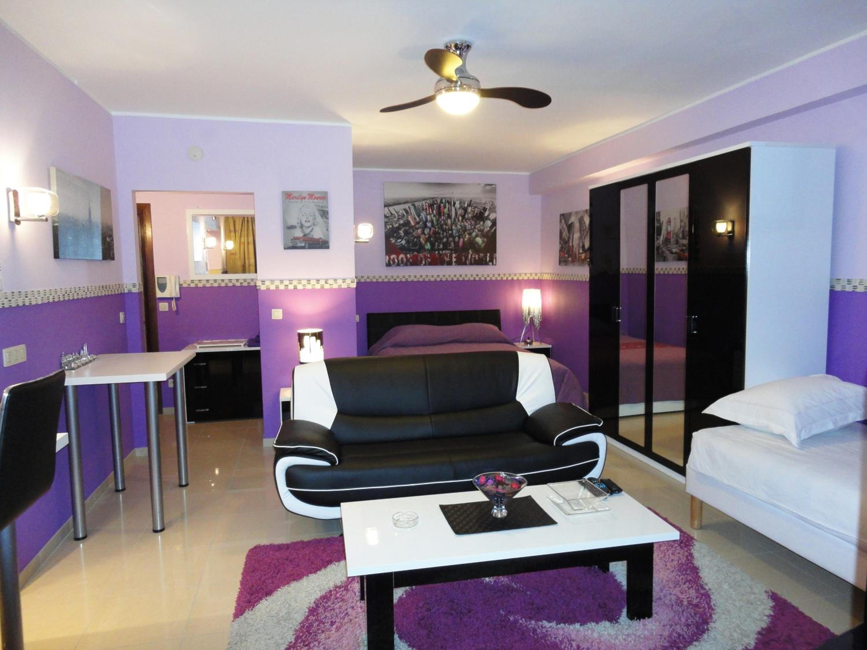Deluxe Apartment