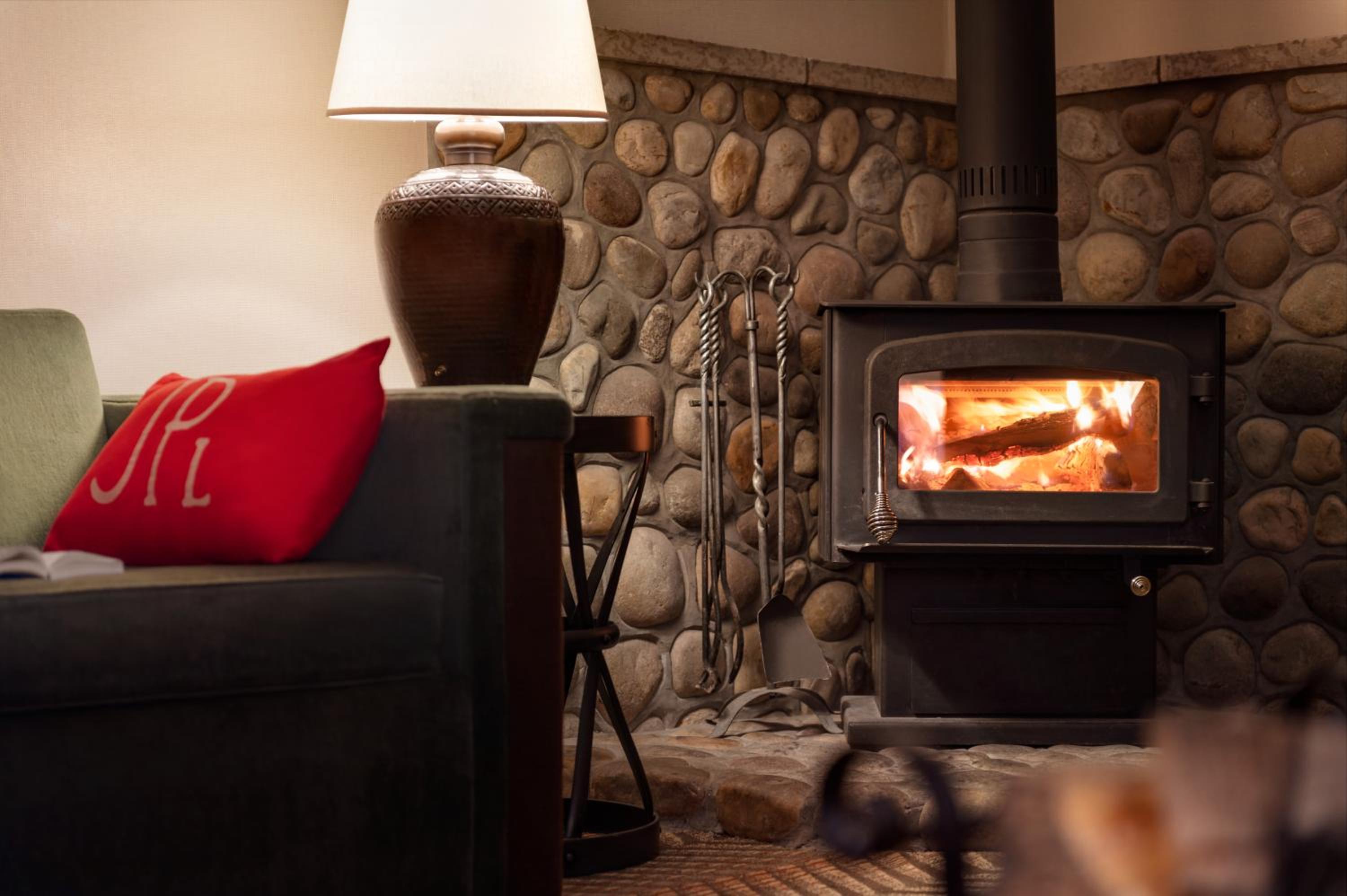 Junior King Suite with Fireplace - Photo 1