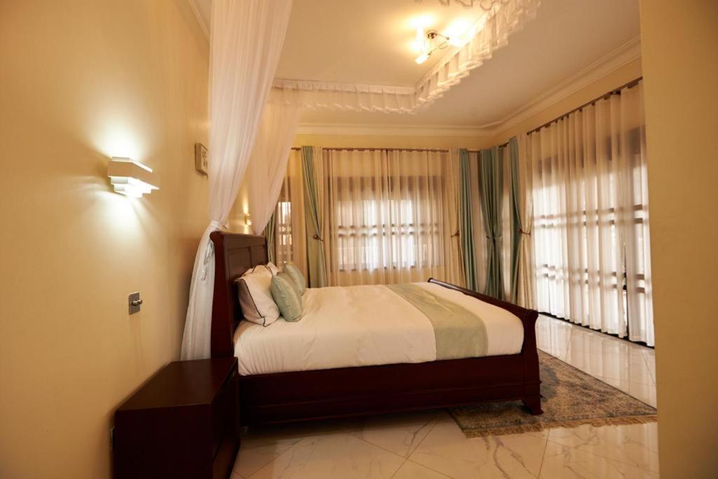King Room with Balcony photo 3