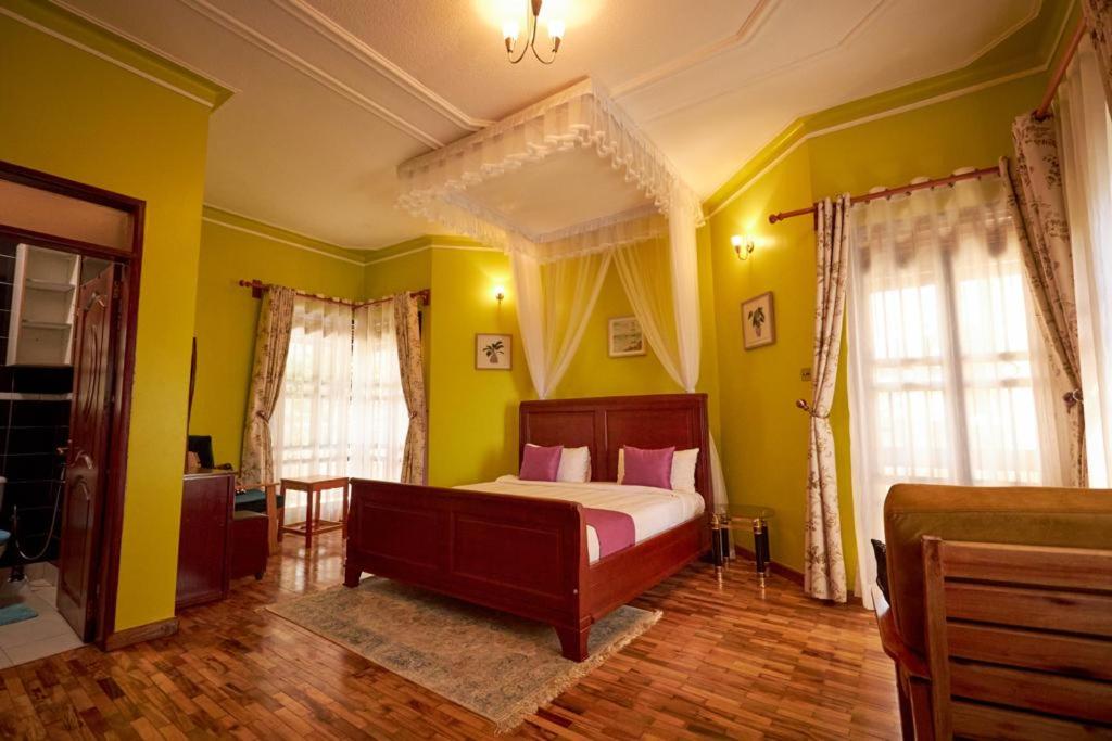 Queen Room with Balcony photo 1