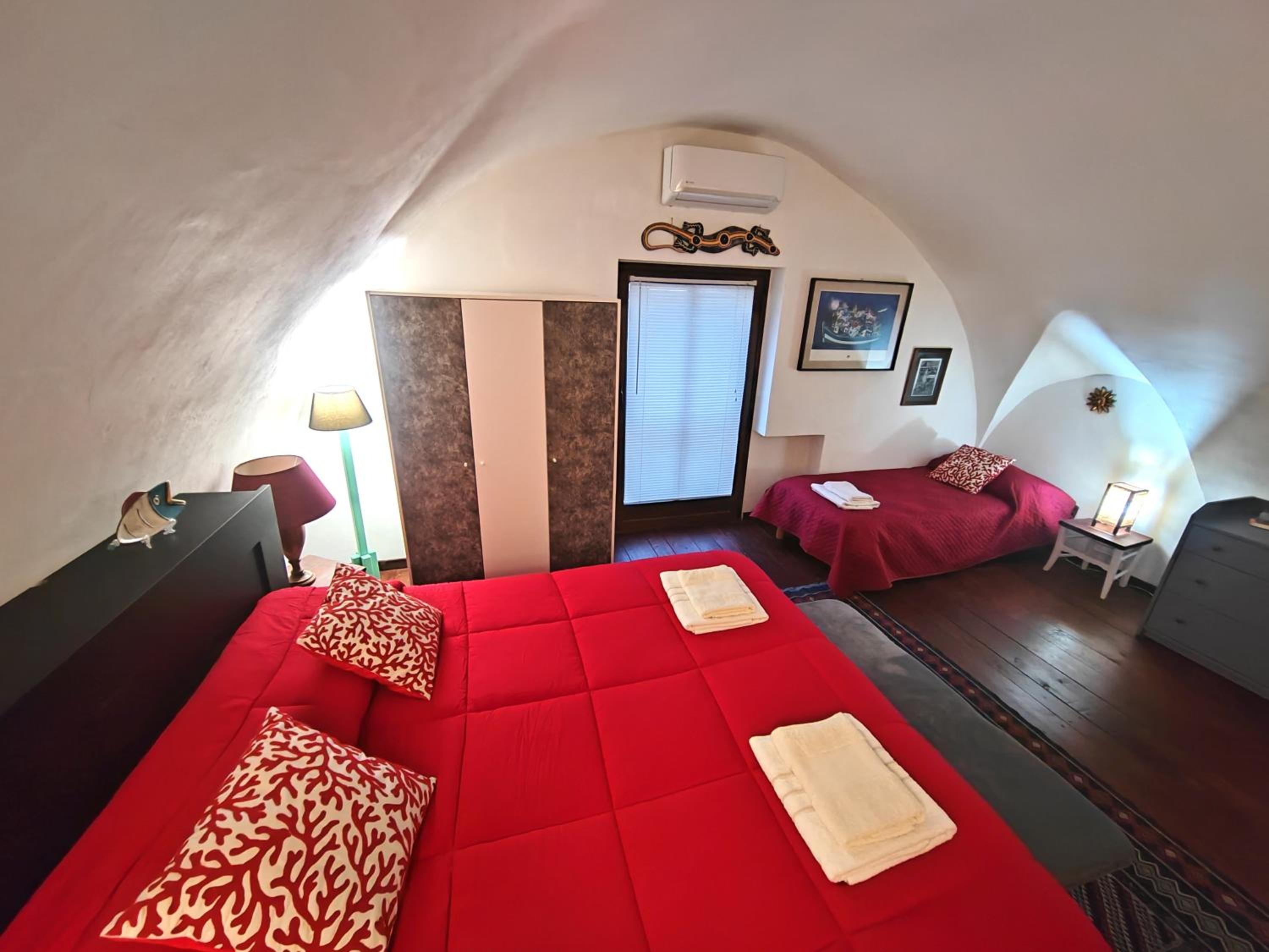 Deluxe Room (2 Adults + 1 Child) photo 1
