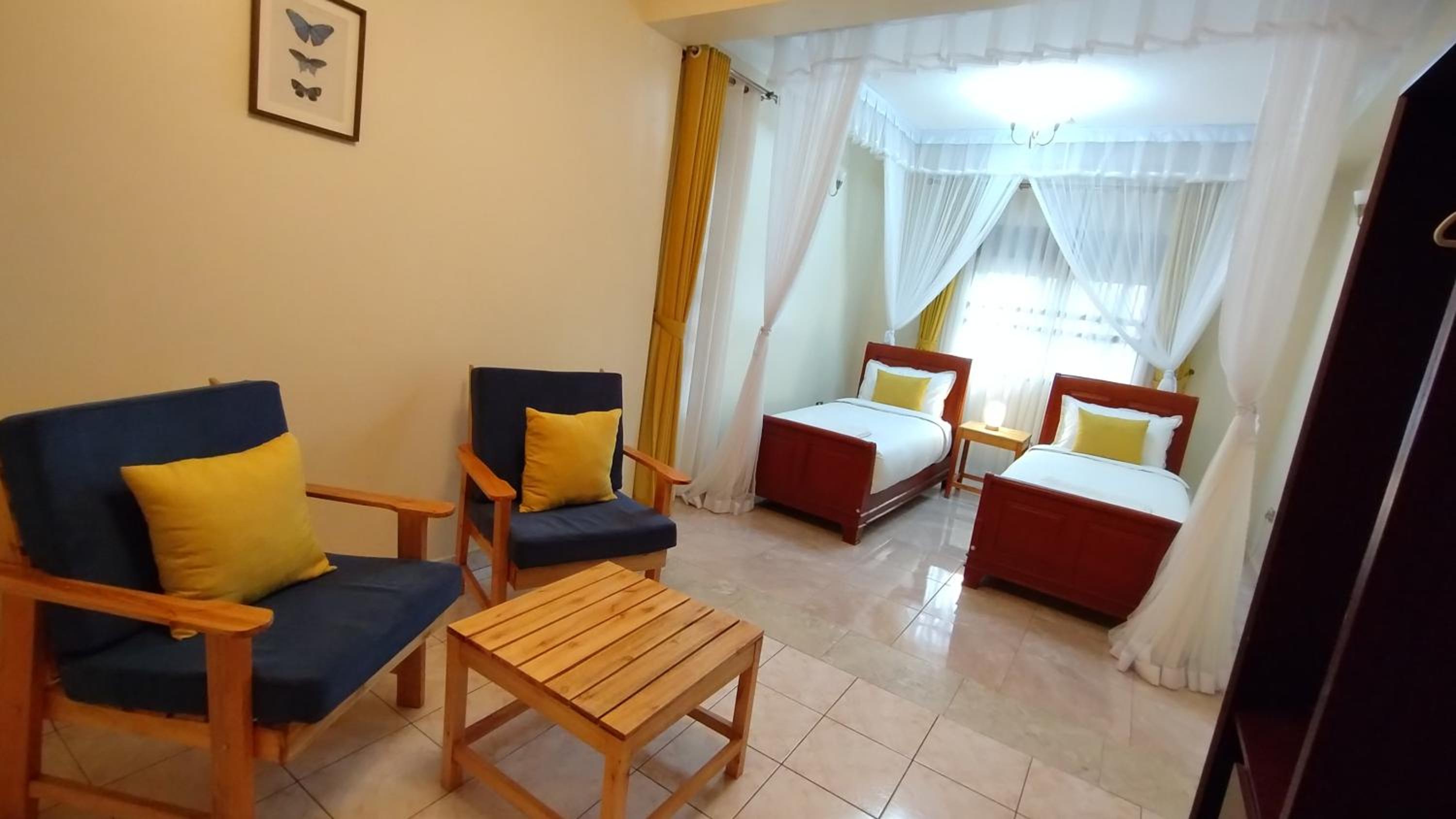 Double or Twin Room with Private Bathroom photo 2