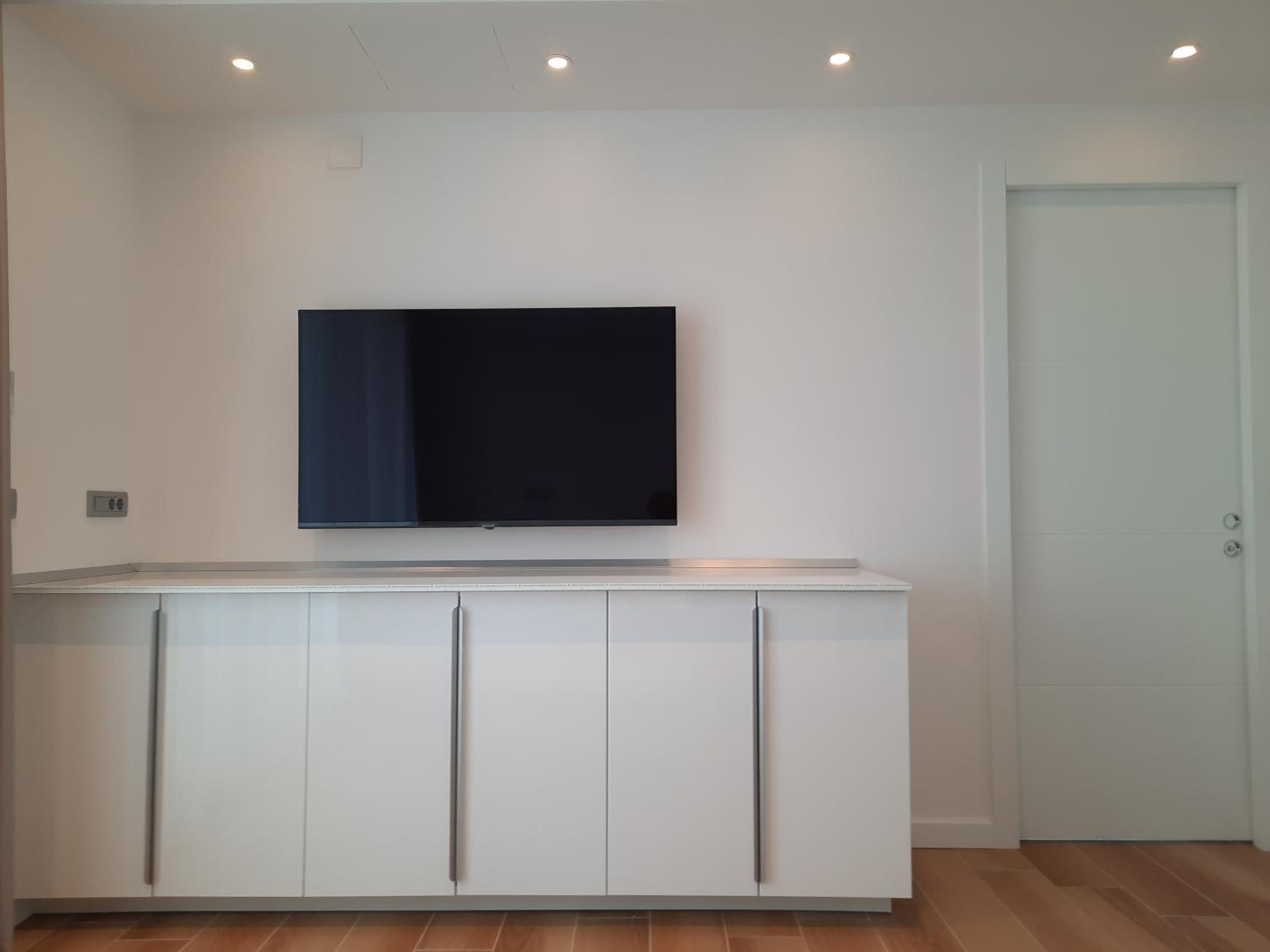 Superior Suite with Sea View - Photo 3
