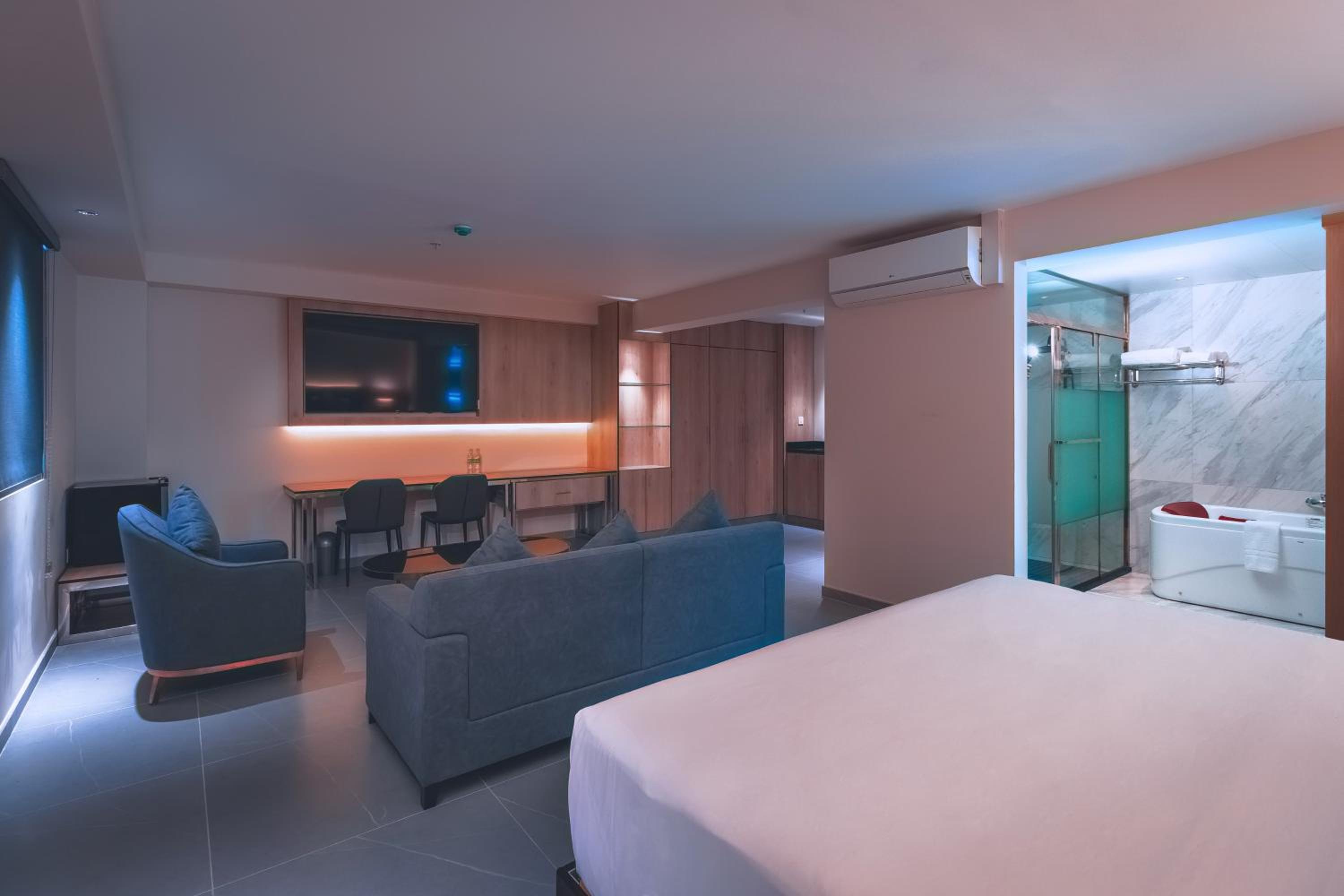 King Suite