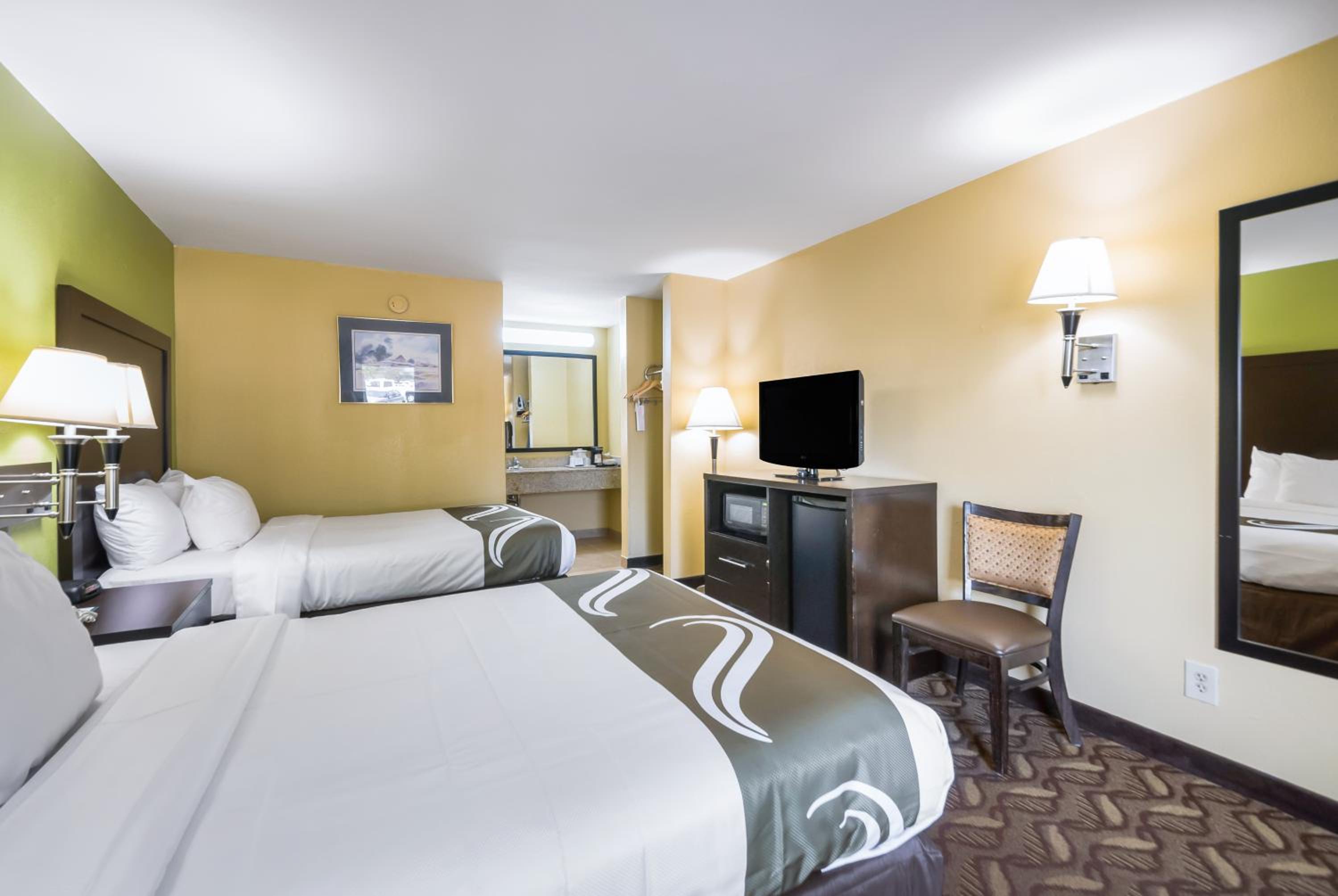Double Room - Non-Smoking  - Photo 5