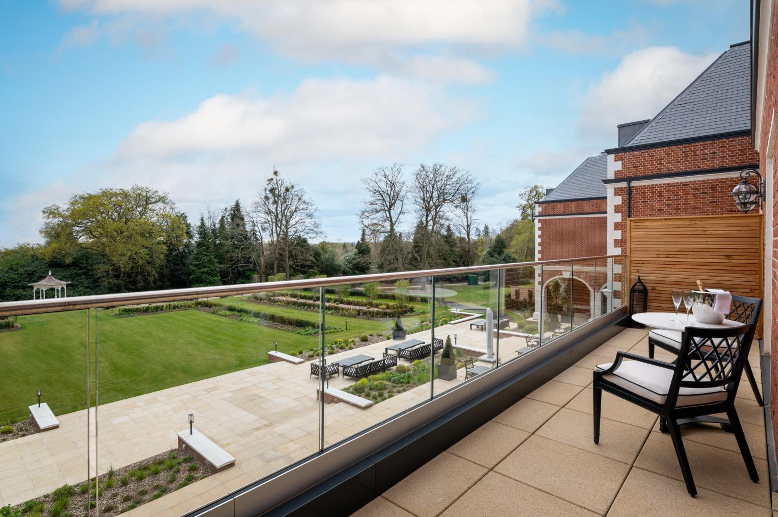 Fairmont One Bedroom Balcony Suite - Photo 8